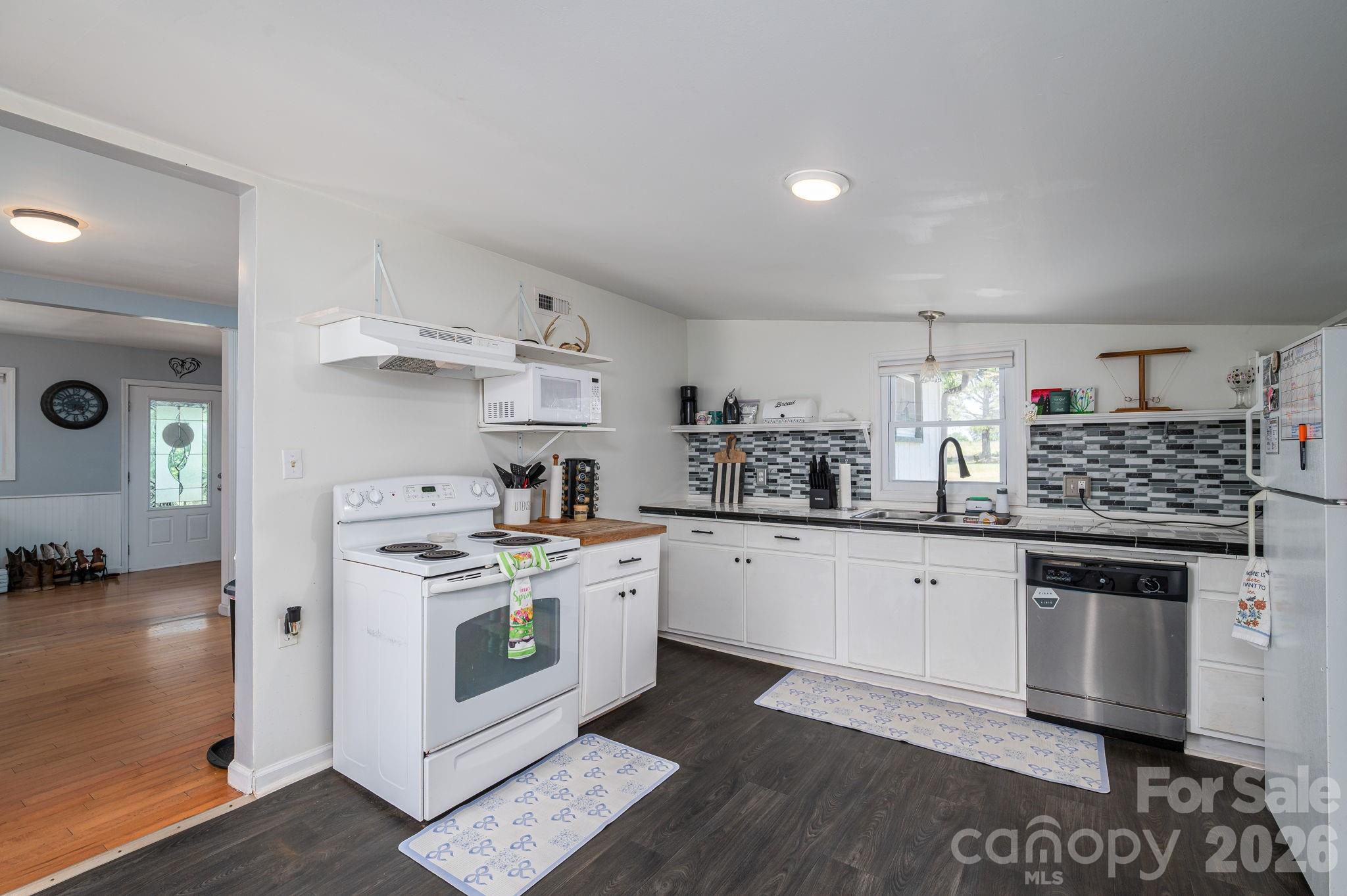 2024 Willis Road — Vale