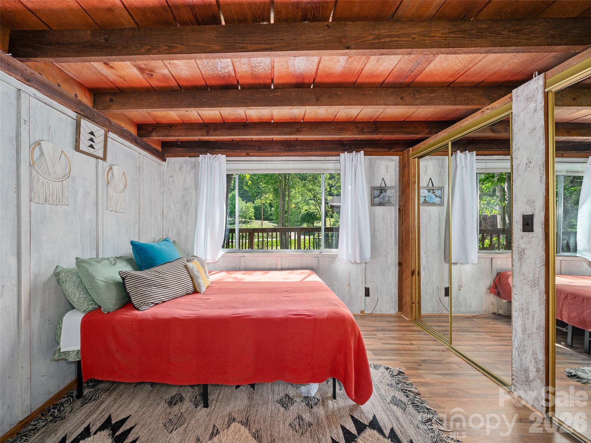 137 Mountain Farm Road — Burnsville