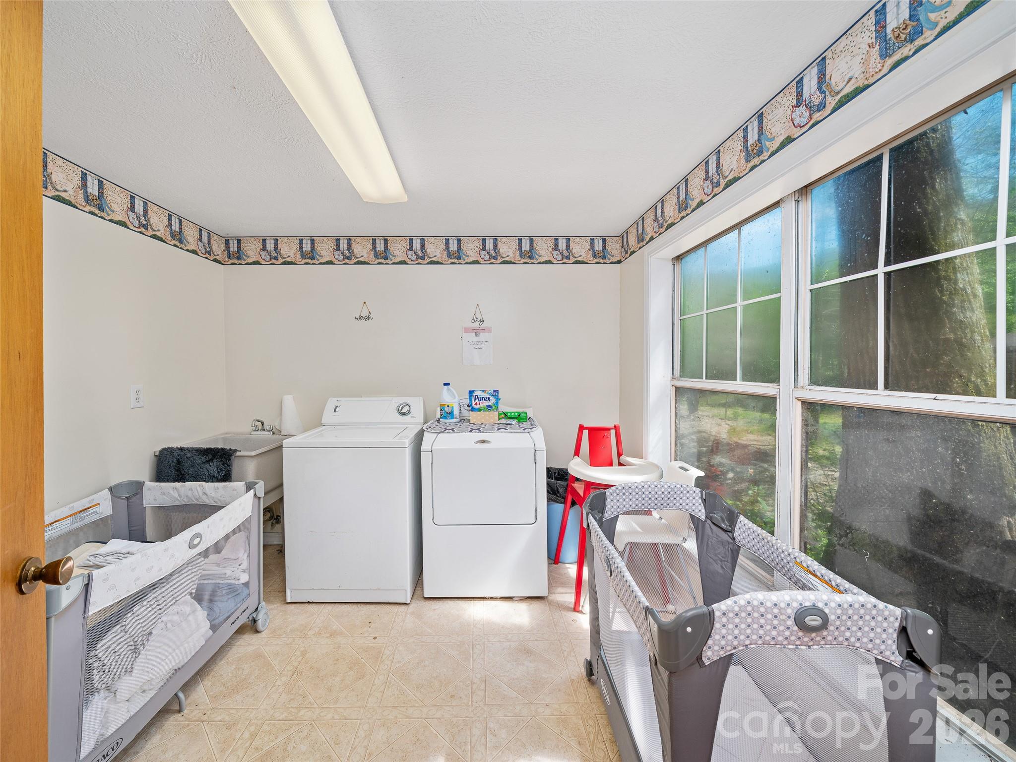 137 Mountain Farm Road — Burnsville