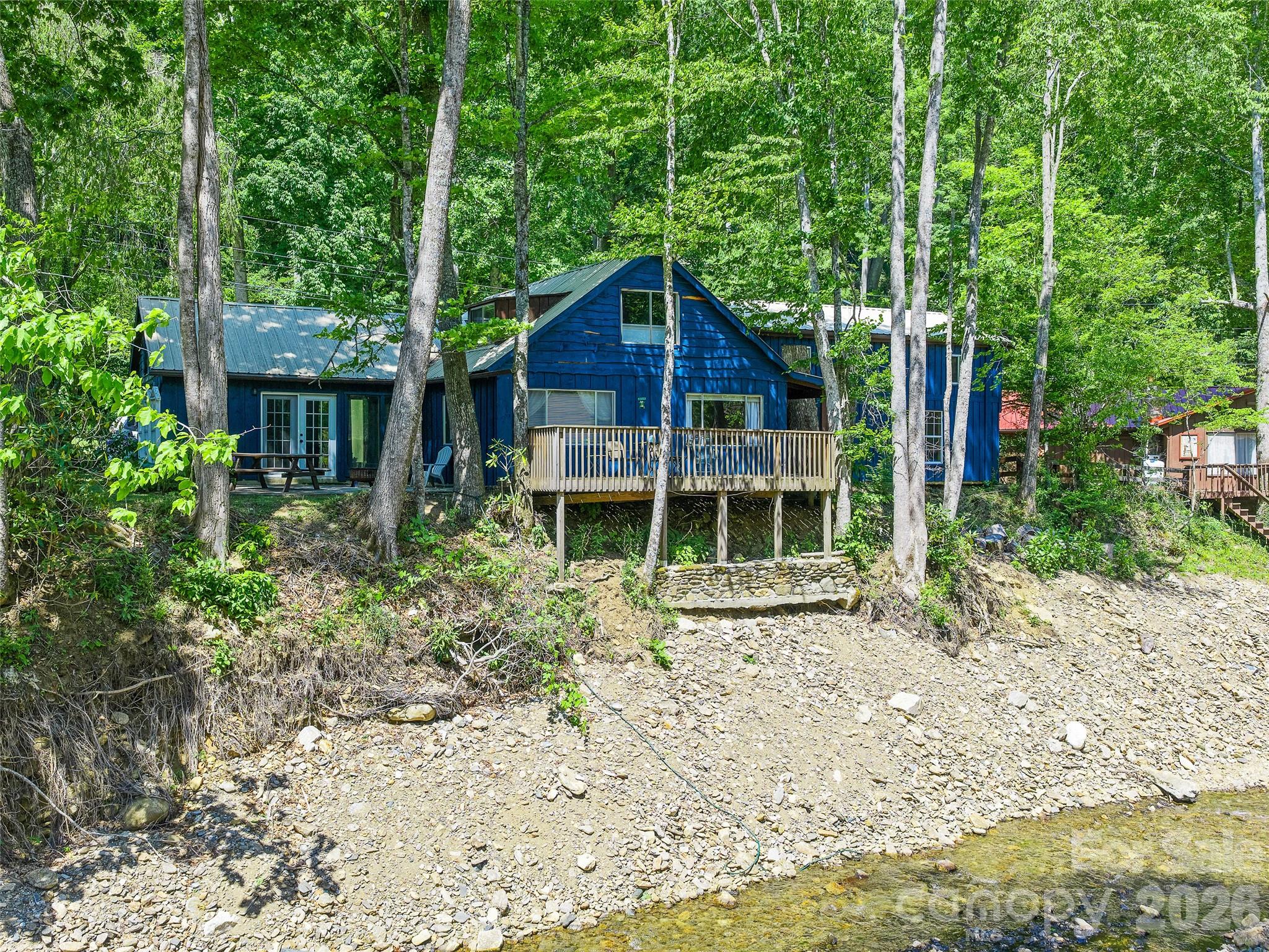 137 Mountain Farm Road — Burnsville