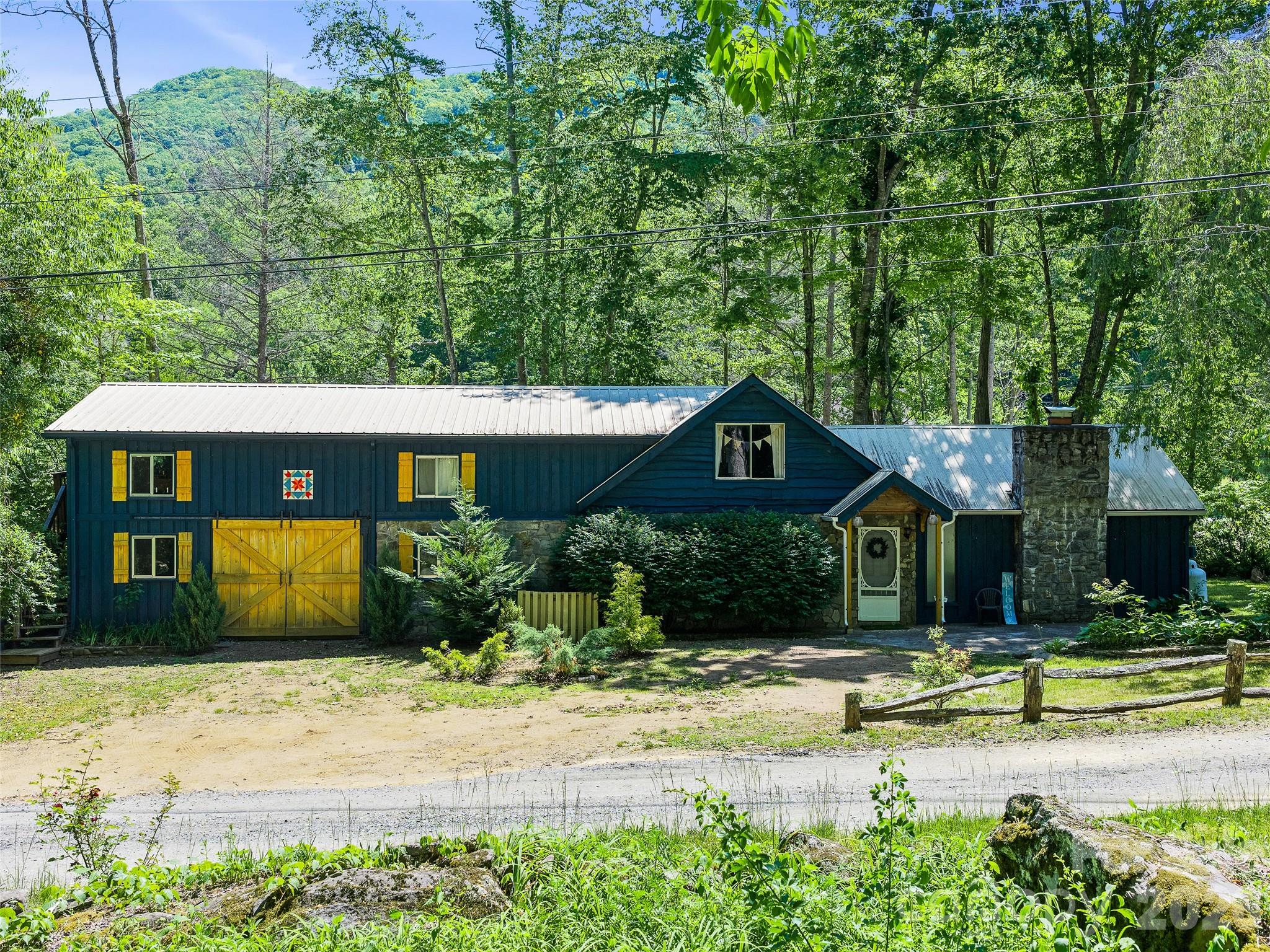 137 Mountain Farm Road — Burnsville