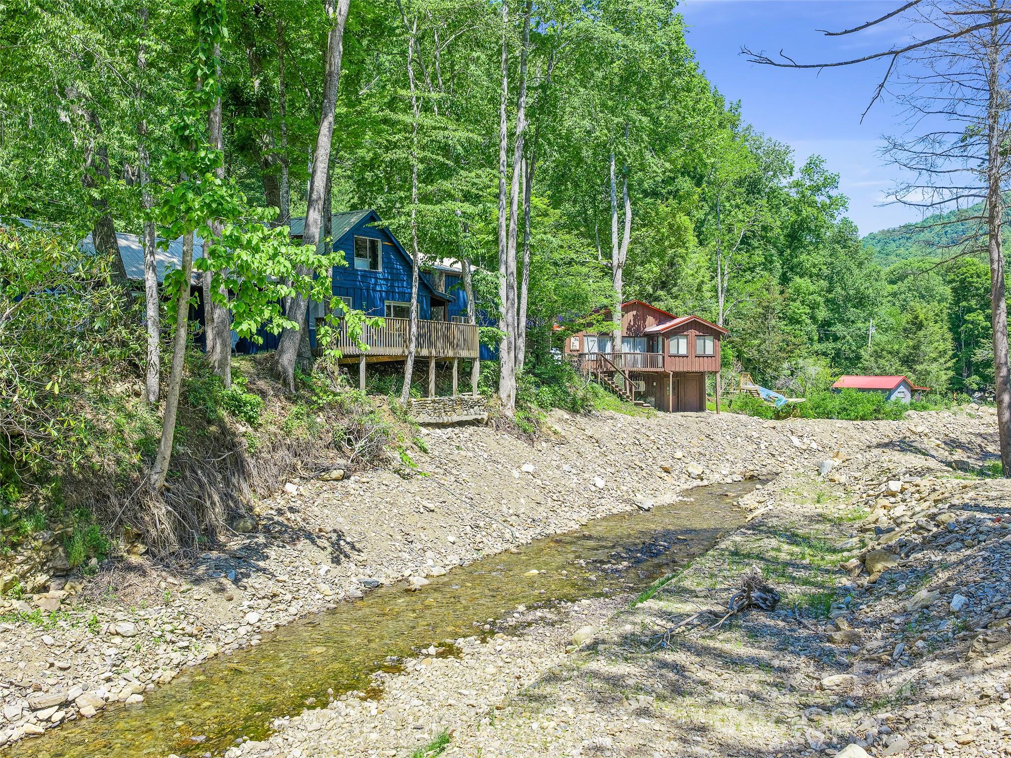 137 Mountain Farm Road — Burnsville