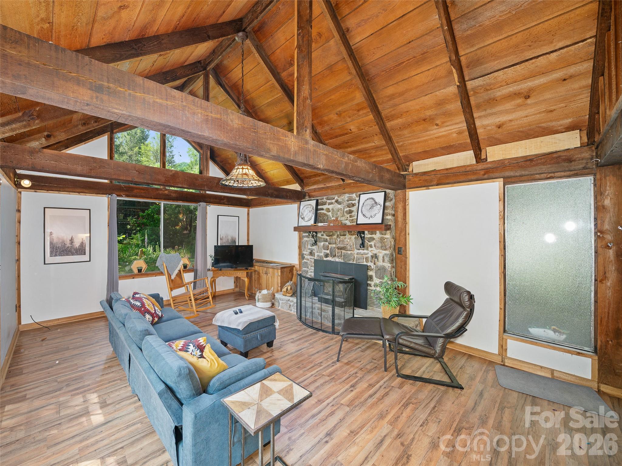 137 Mountain Farm Road — Burnsville