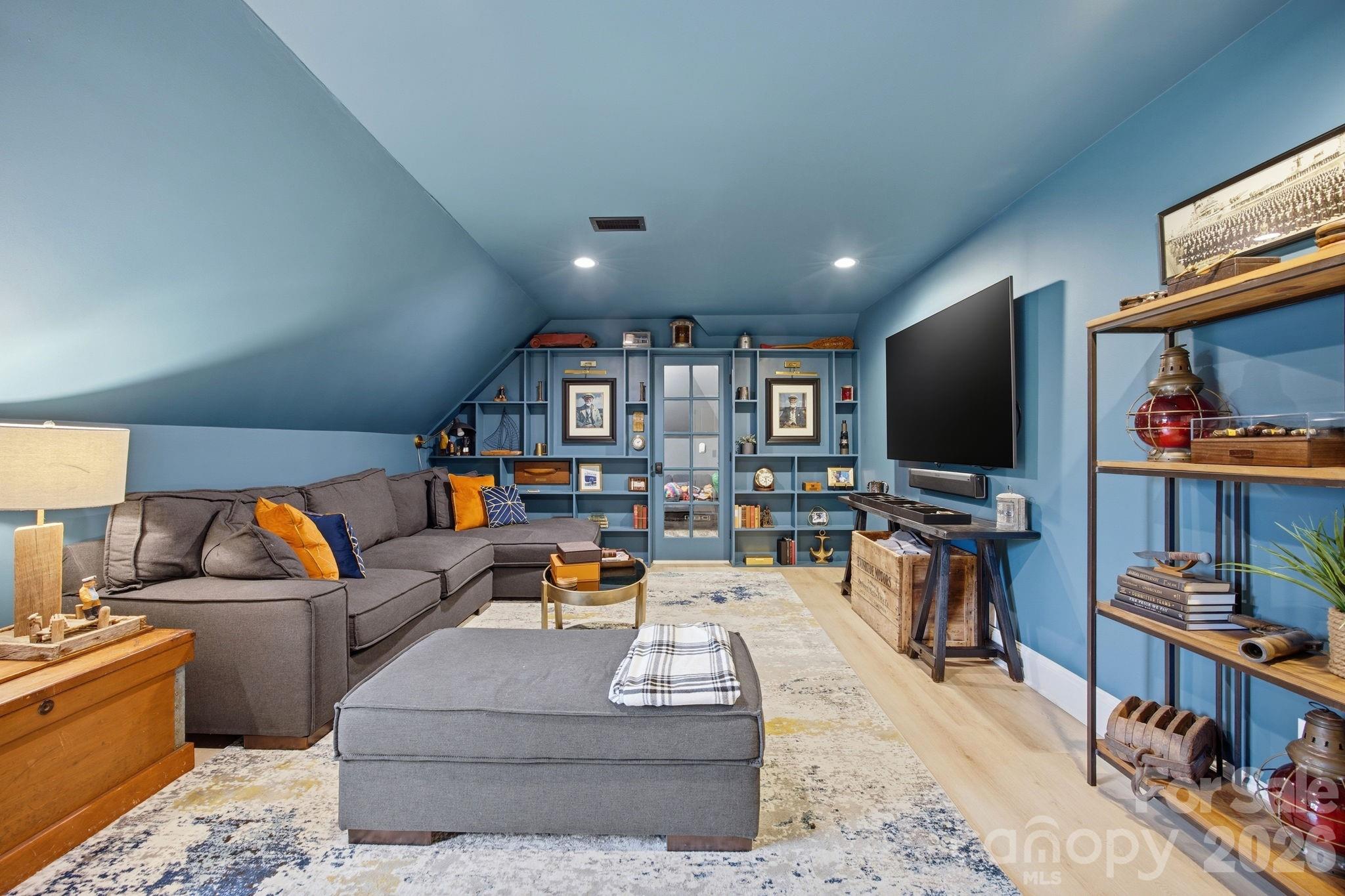 18620 Town Harbour Road — Cornelius