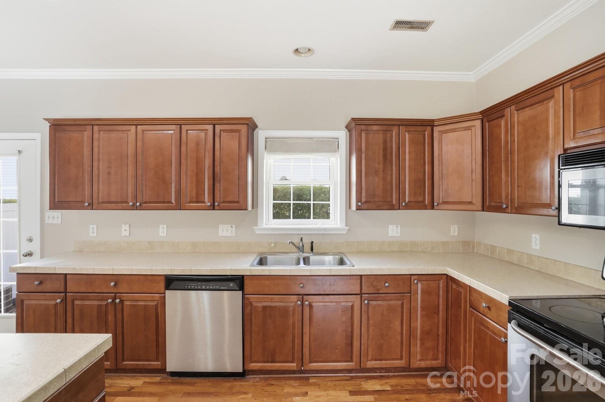 4322 Laurel Hill Lane — Charlotte