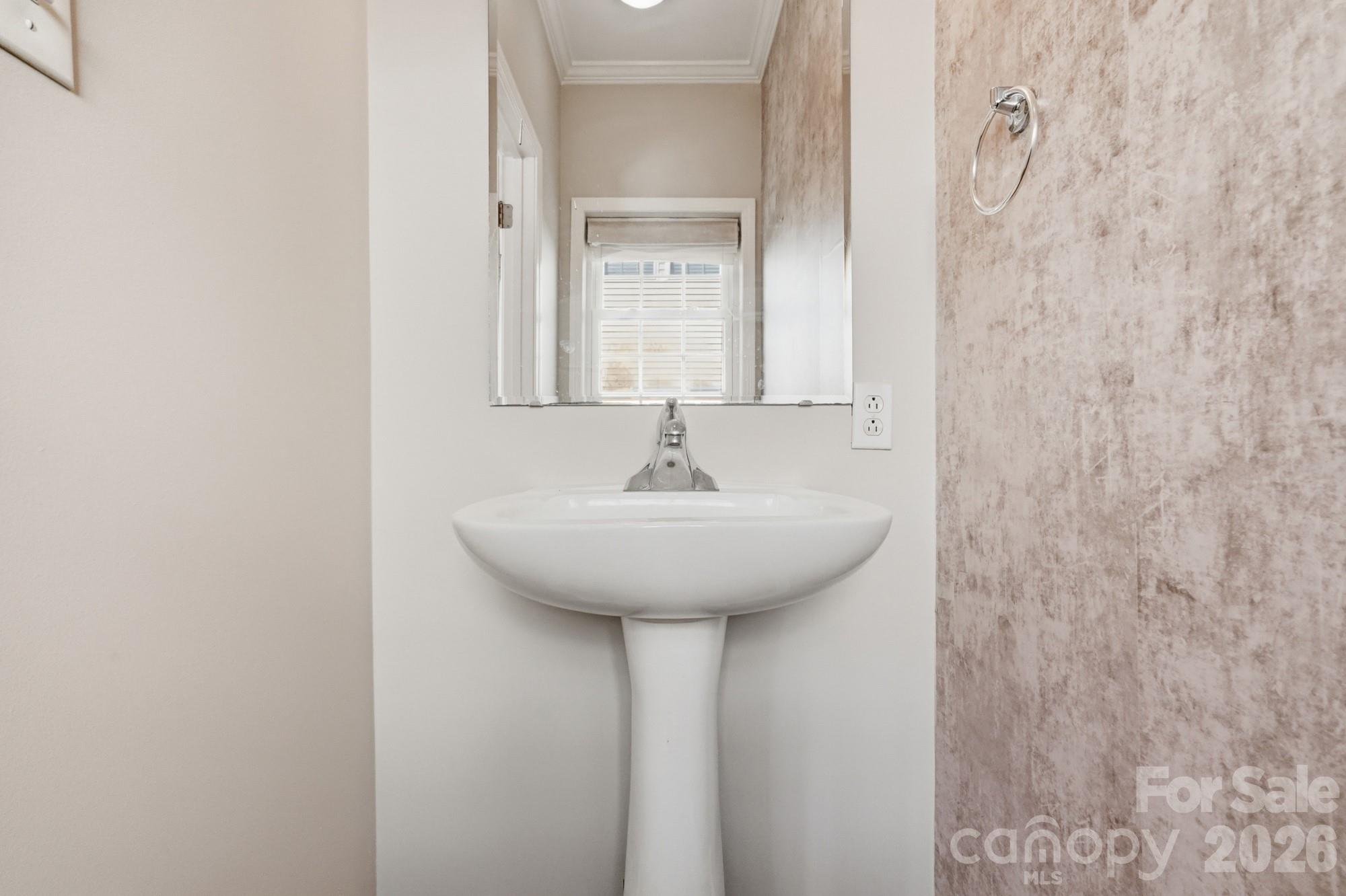 4322 Laurel Hill Lane — Charlotte
