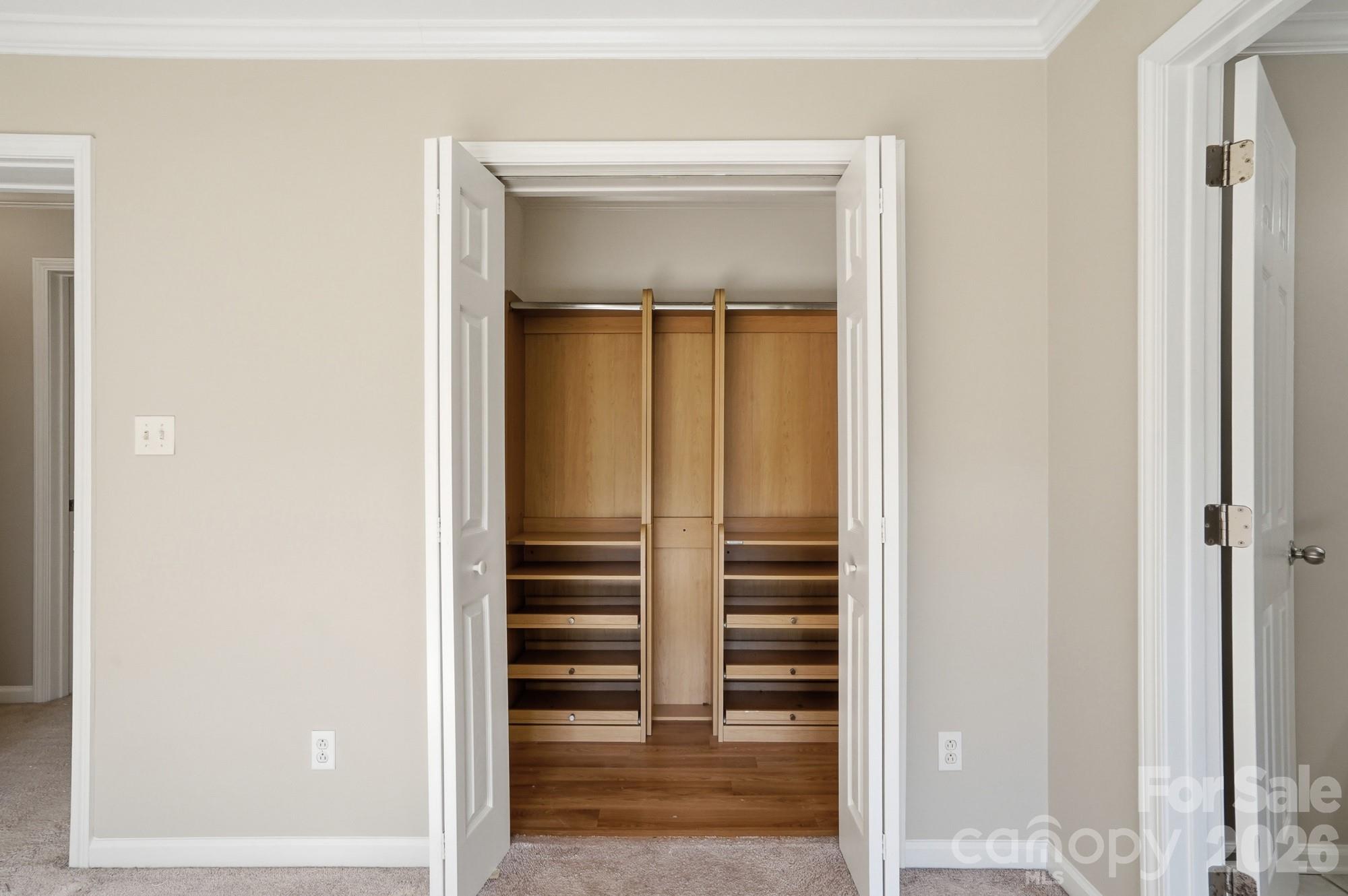 4322 Laurel Hill Lane — Charlotte