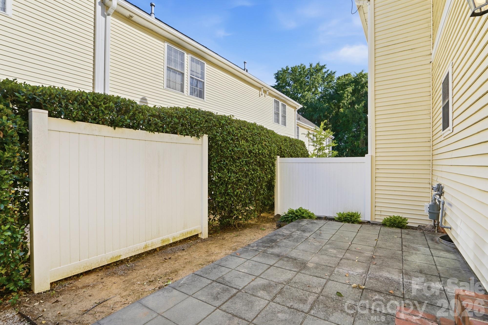 4322 Laurel Hill Lane — Charlotte
