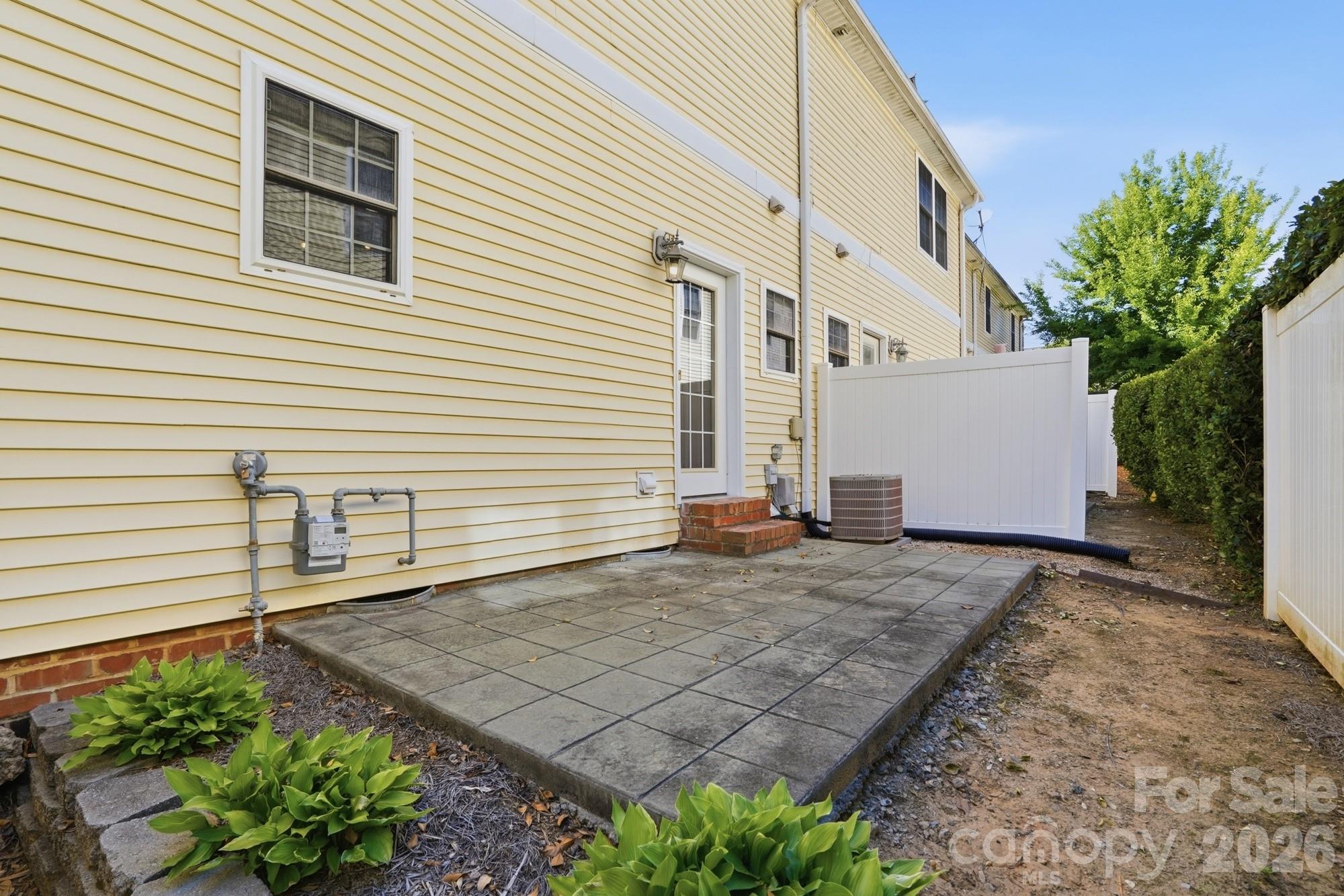 4322 Laurel Hill Lane — Charlotte