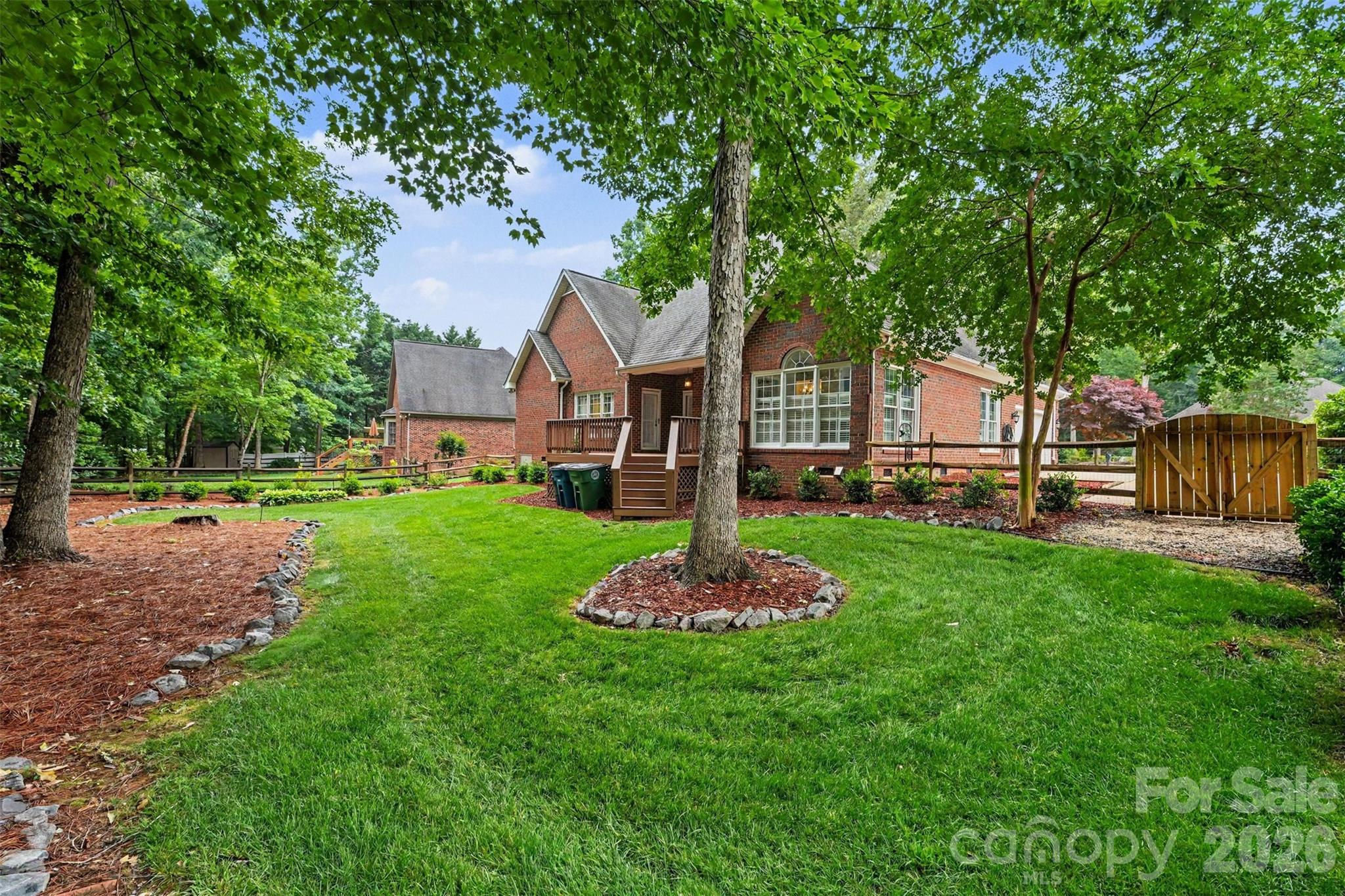 1320 Mill Race Lane — Matthews