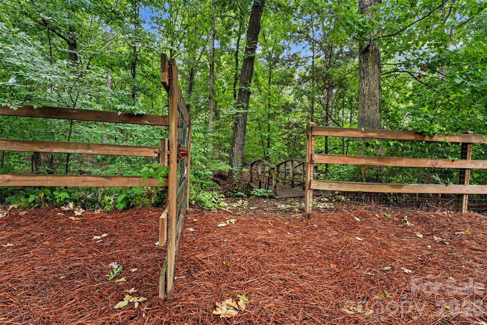 1320 Mill Race Lane — Matthews