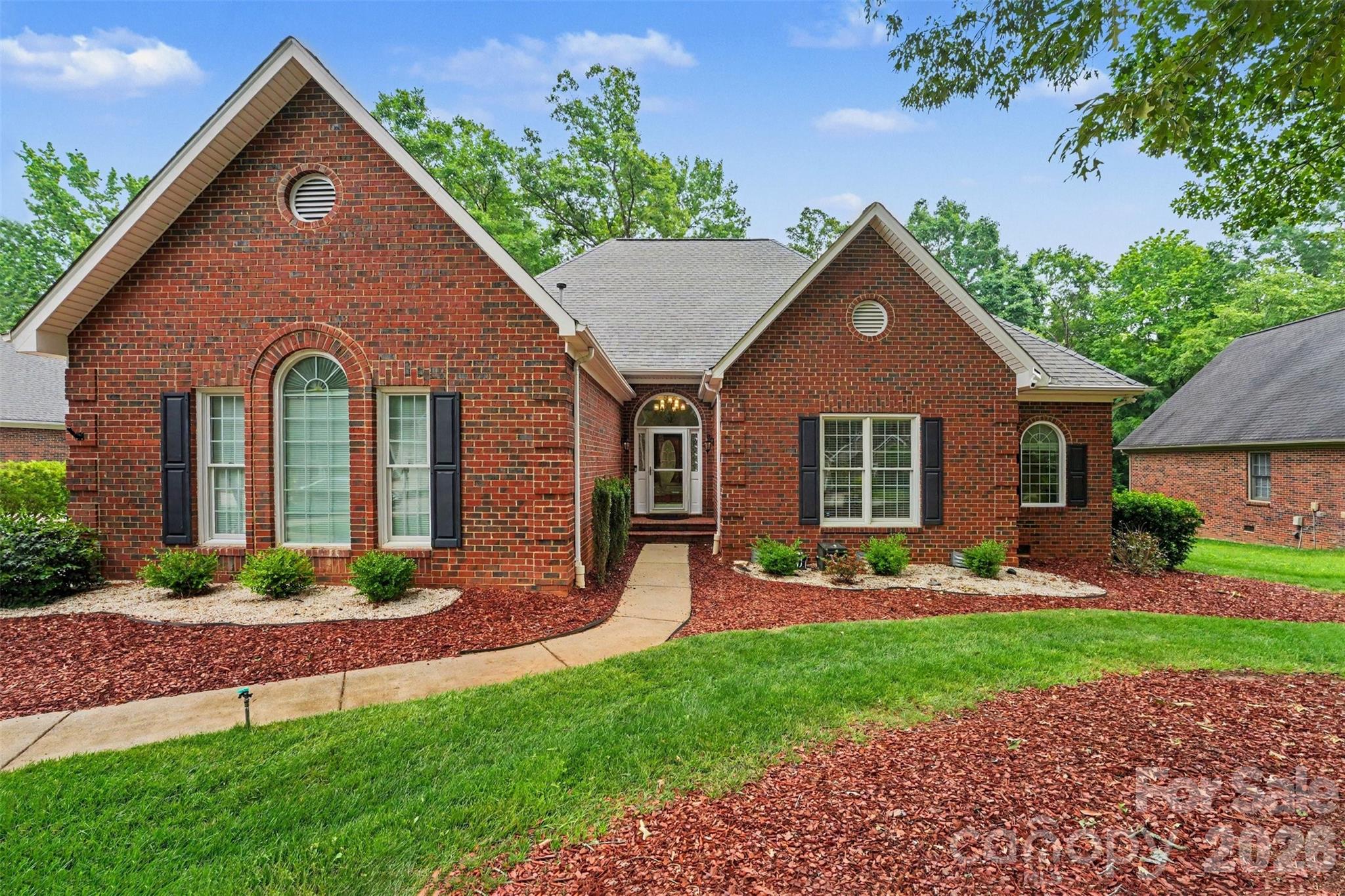 1320 Mill Race Lane — Matthews