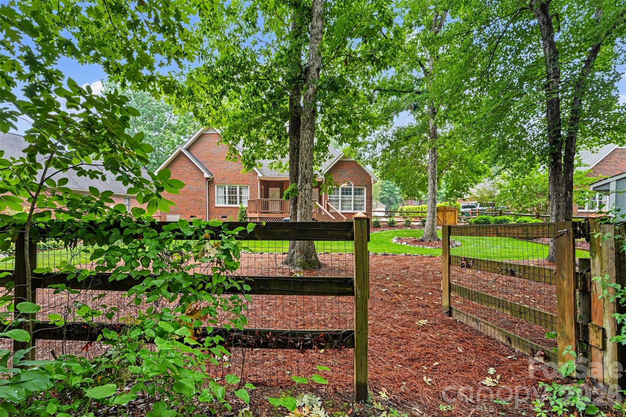 1320 Mill Race Lane — Matthews