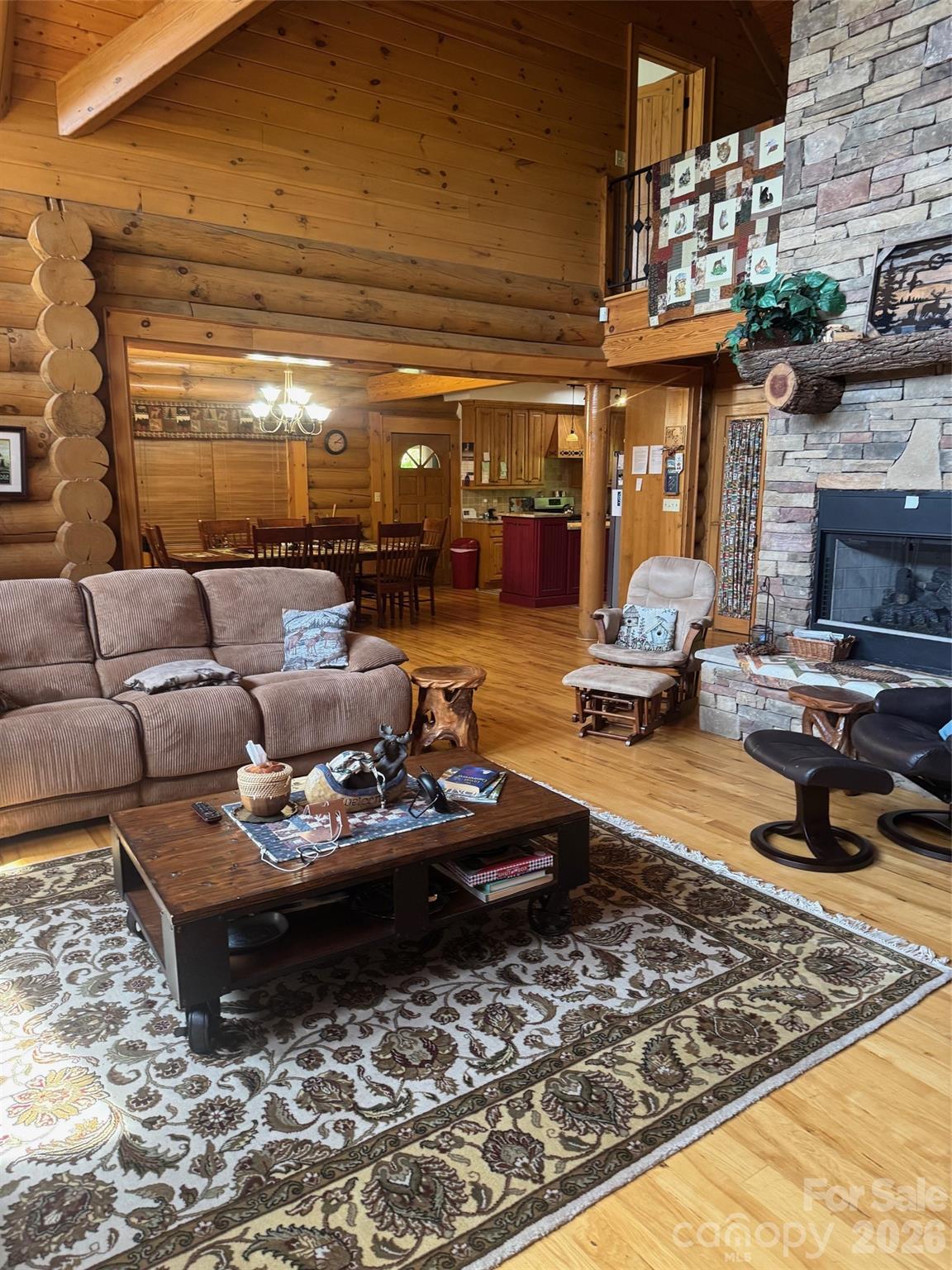 686 Hyacinth Drive — Clyde