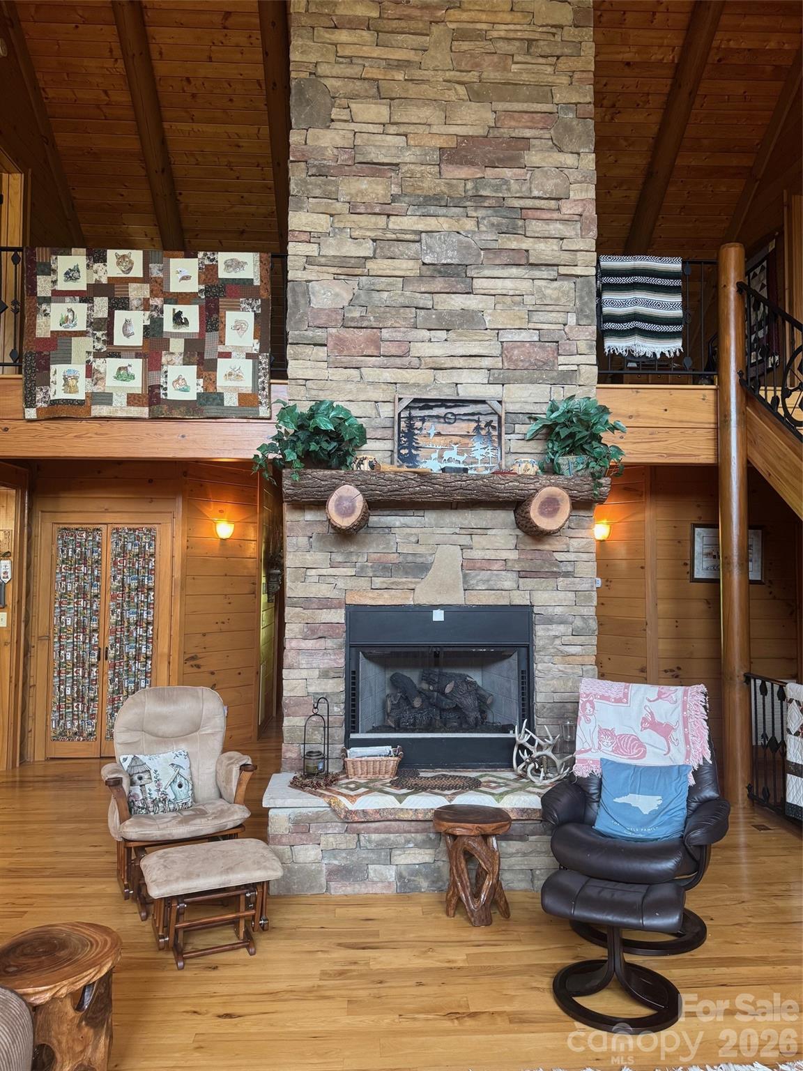 686 Hyacinth Drive — Clyde