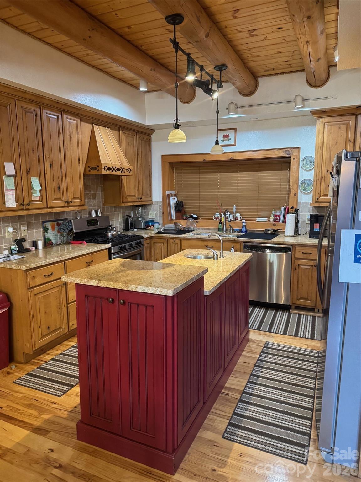 686 Hyacinth Drive — Clyde