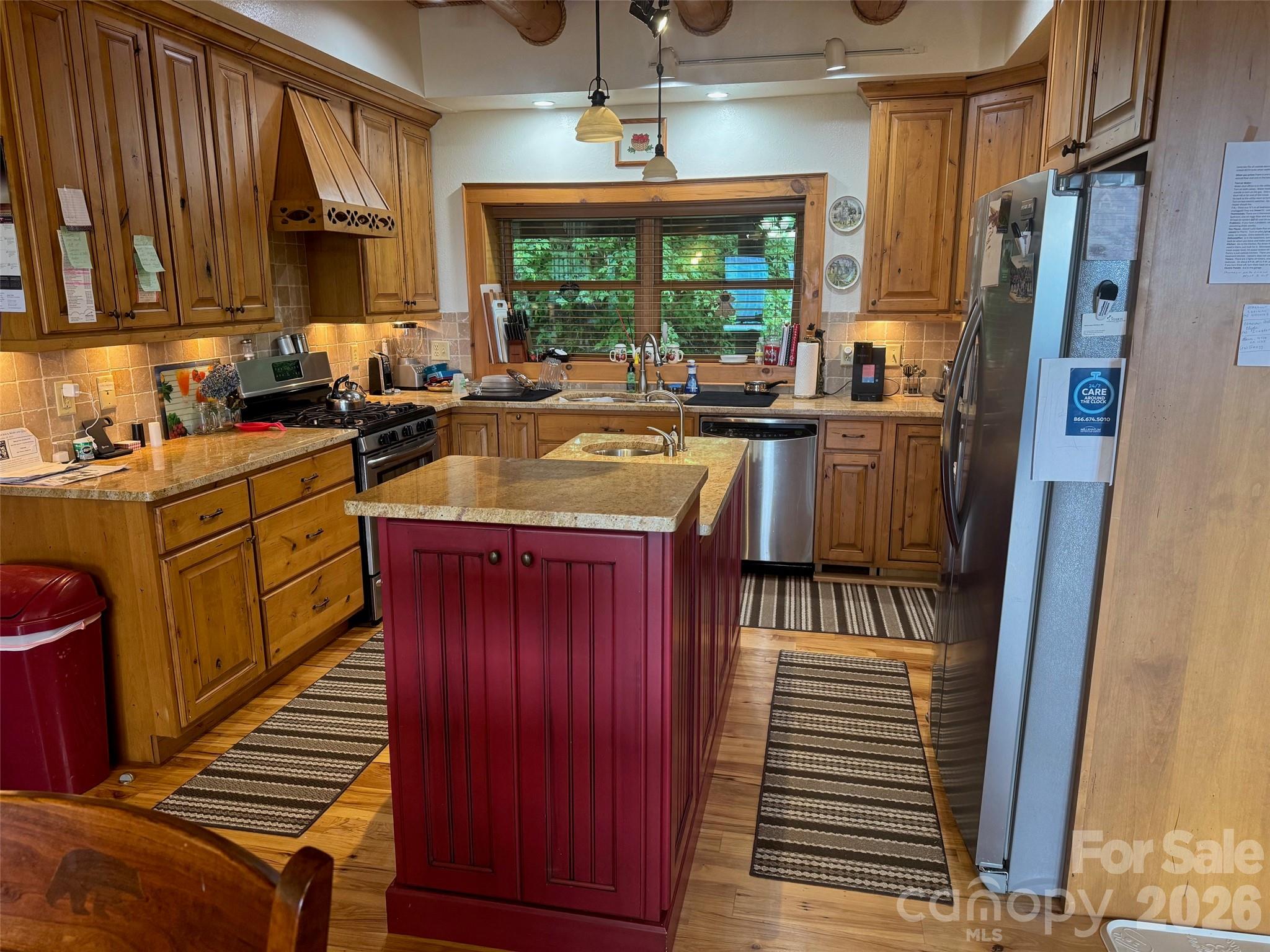 686 Hyacinth Drive — Clyde