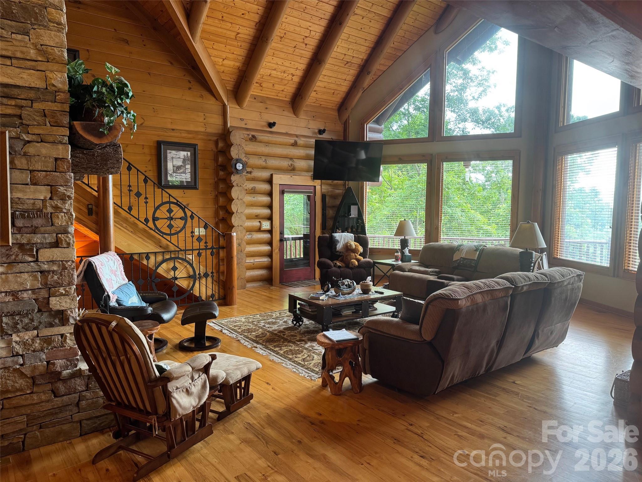 686 Hyacinth Drive — Clyde