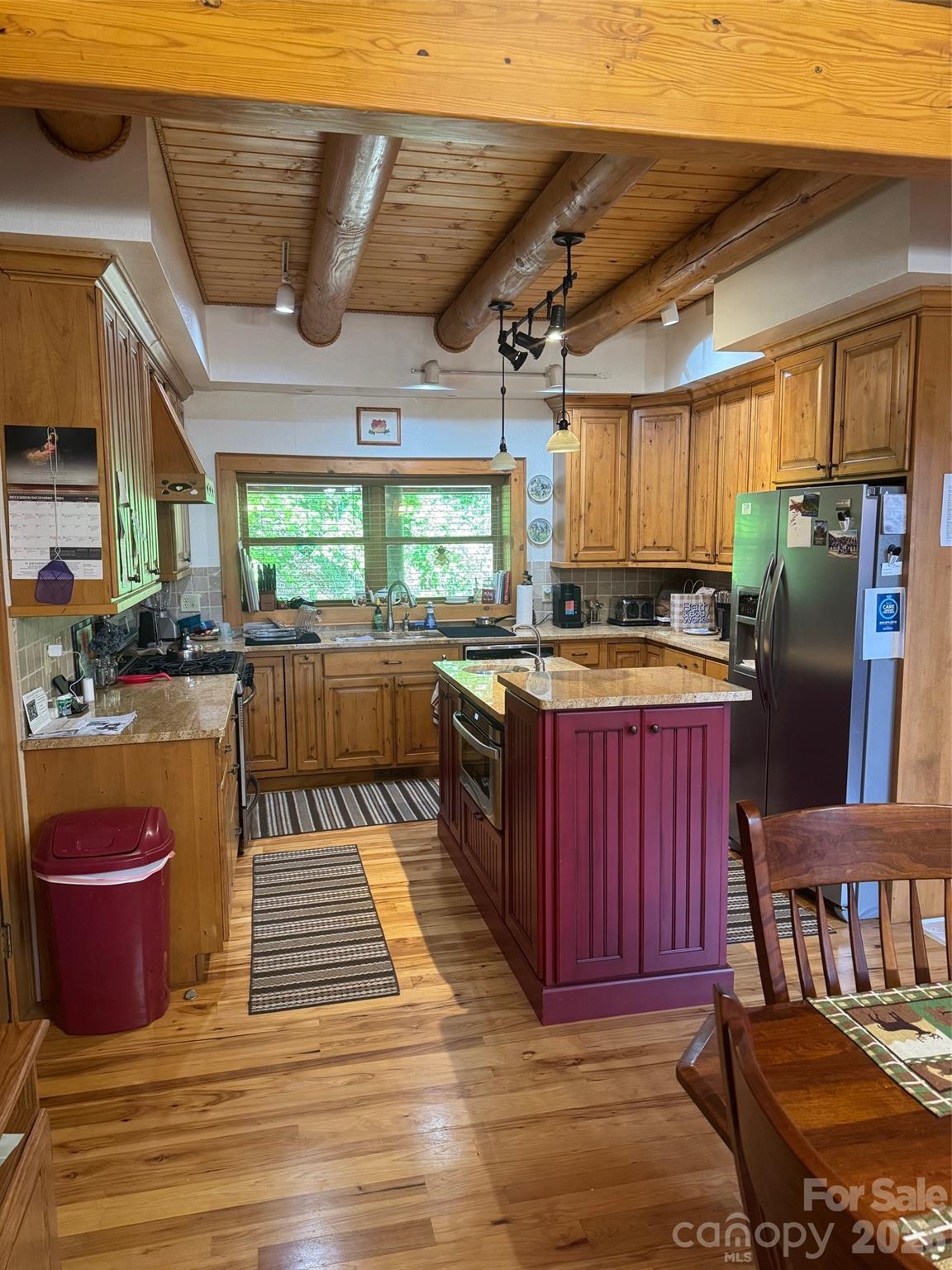 686 Hyacinth Drive — Clyde