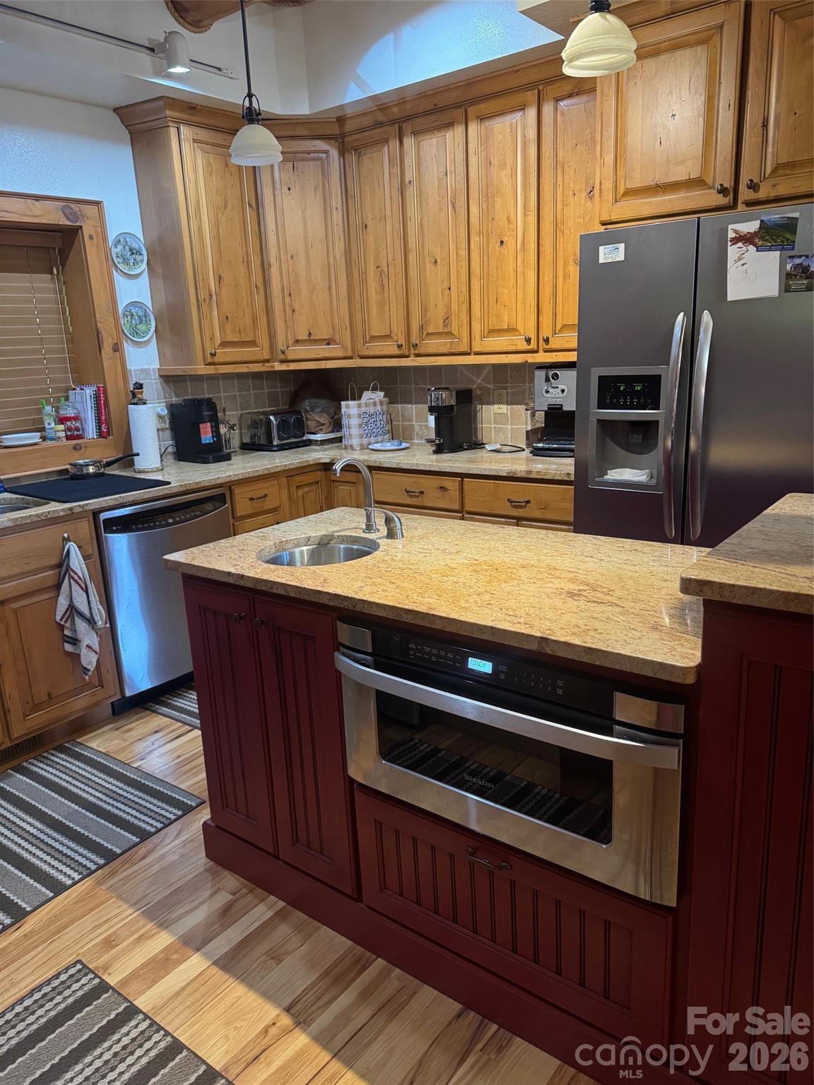 686 Hyacinth Drive — Clyde