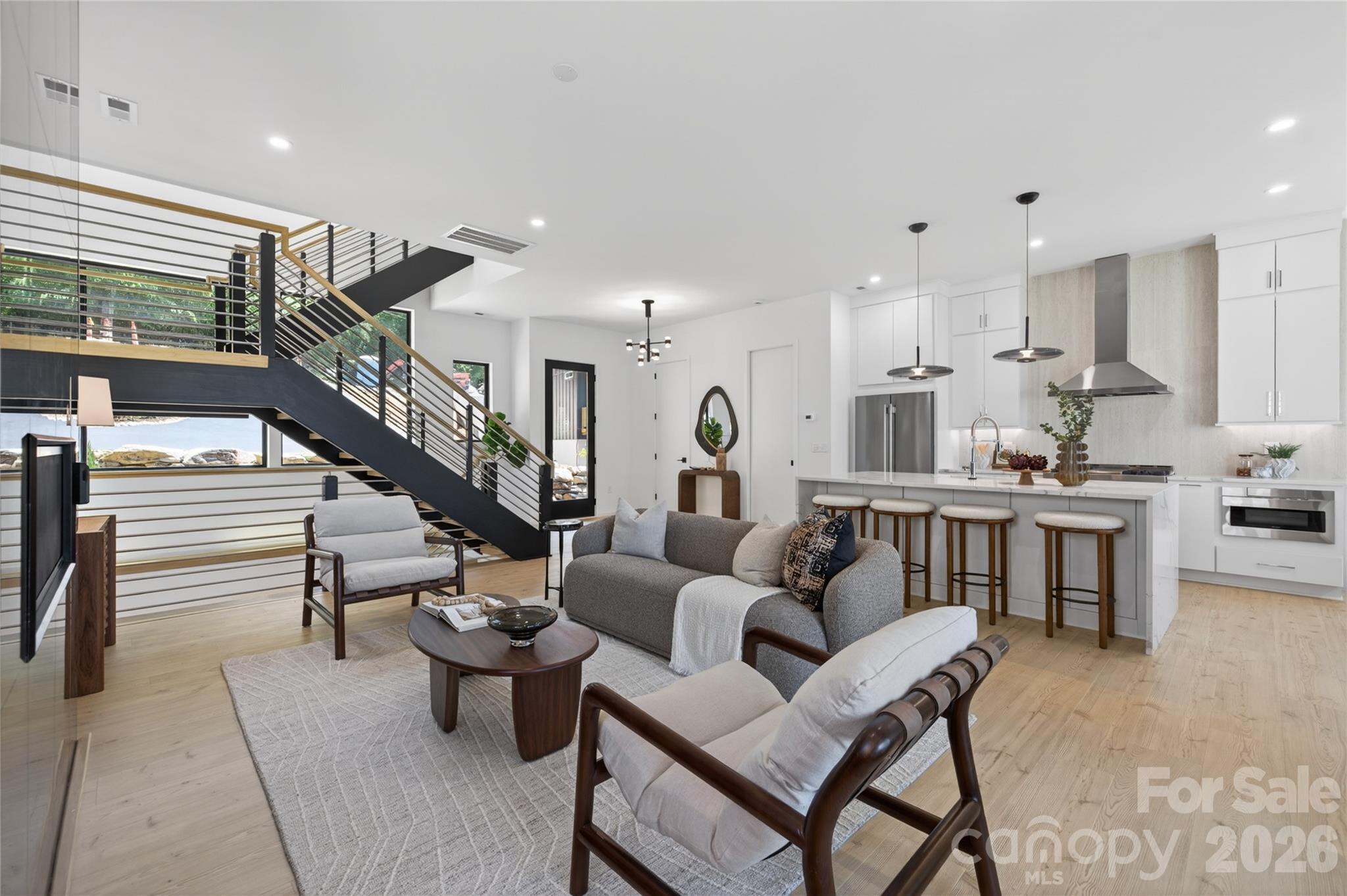 115 High Shores Road — Norwood