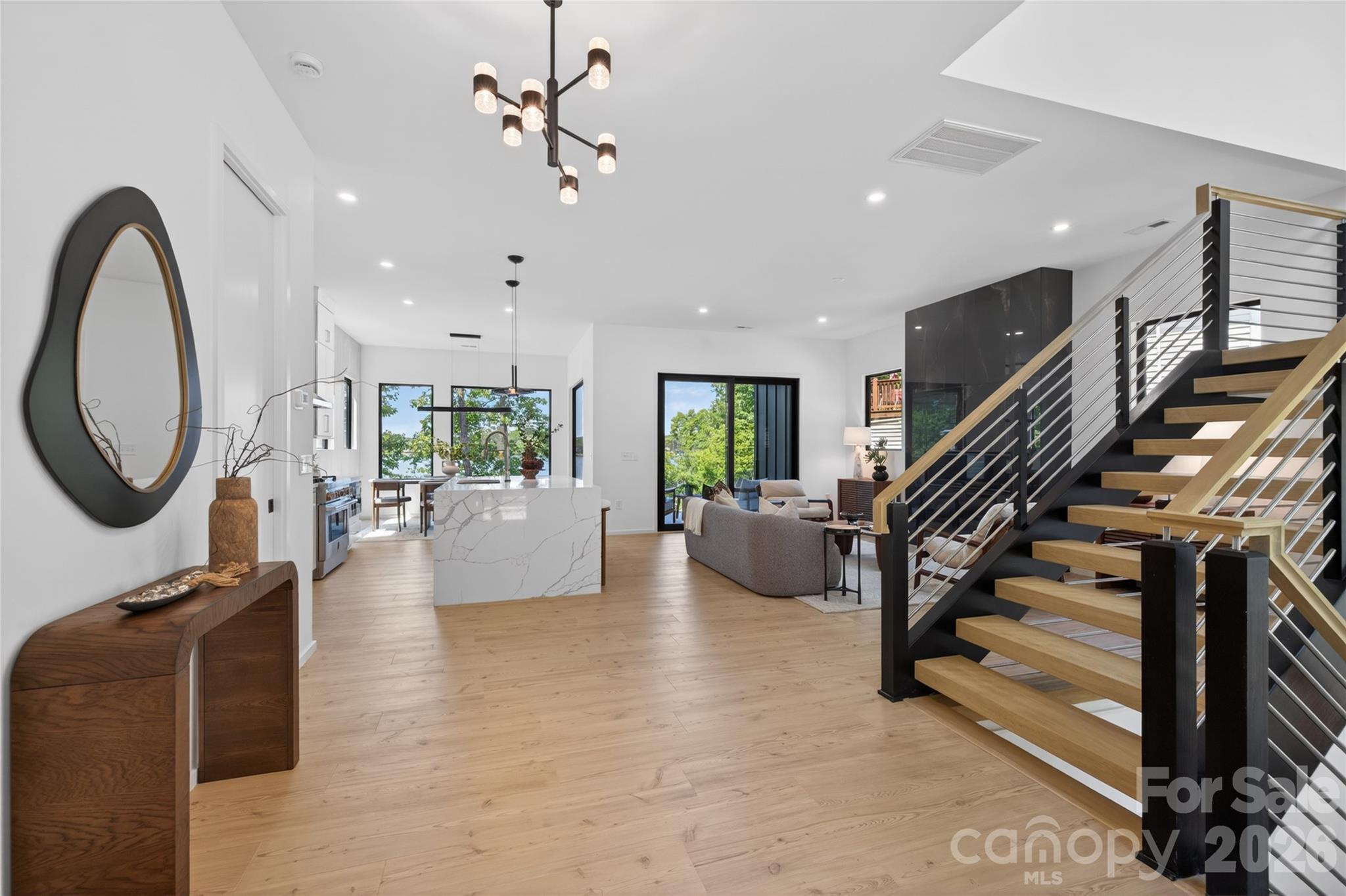 115 High Shores Road — Norwood