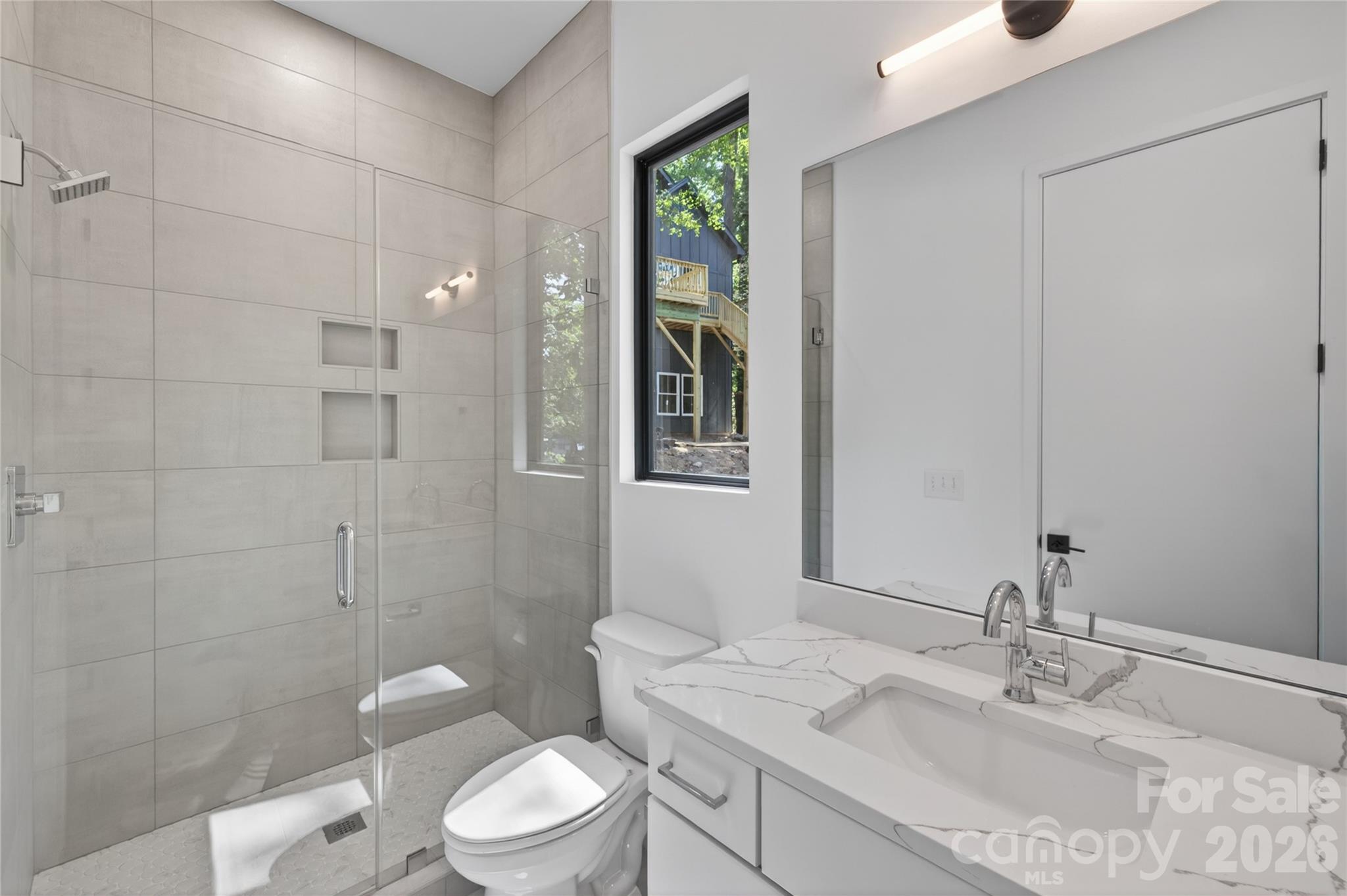 115 High Shores Road — Norwood