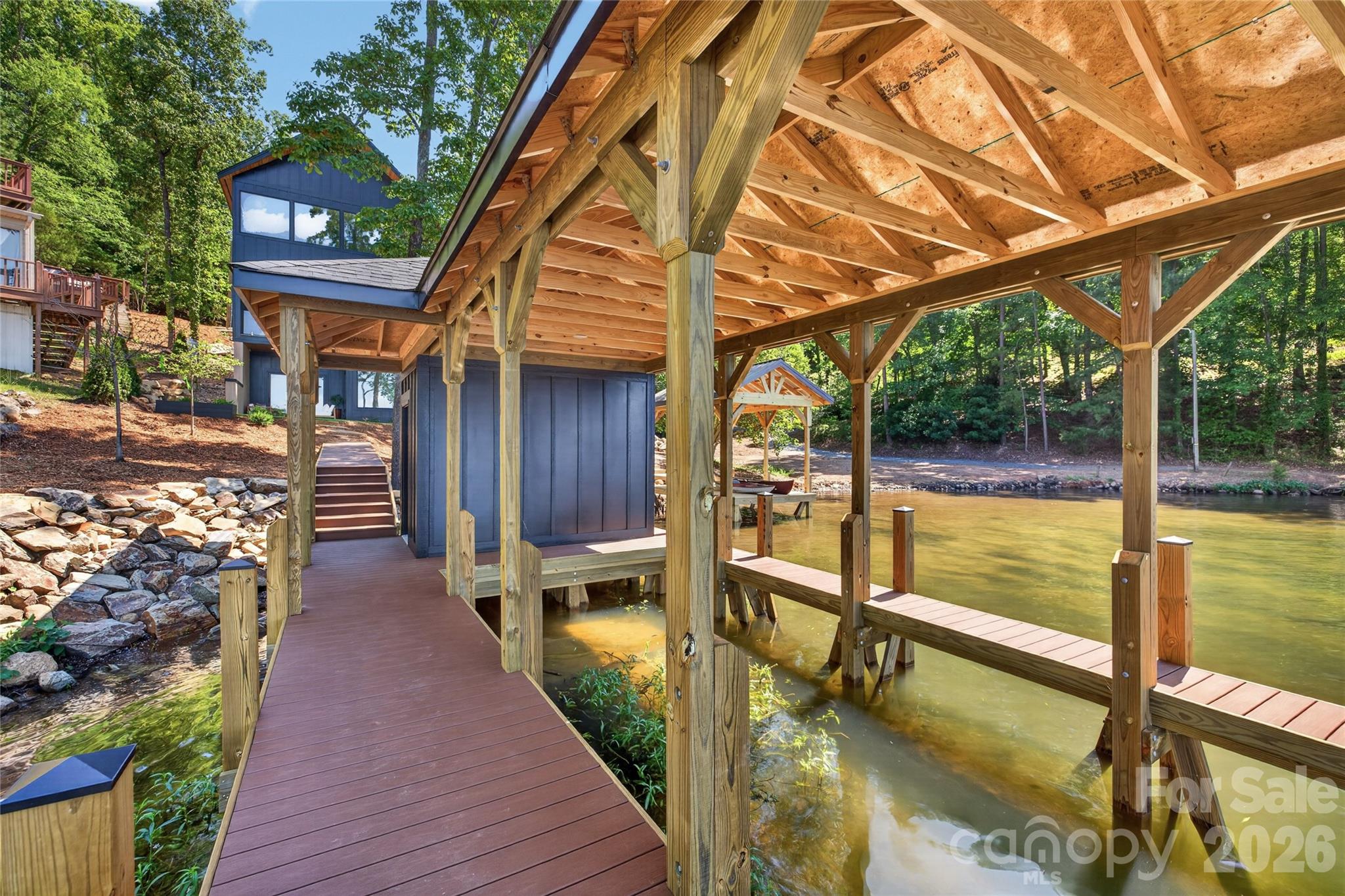 115 High Shores Road — Norwood