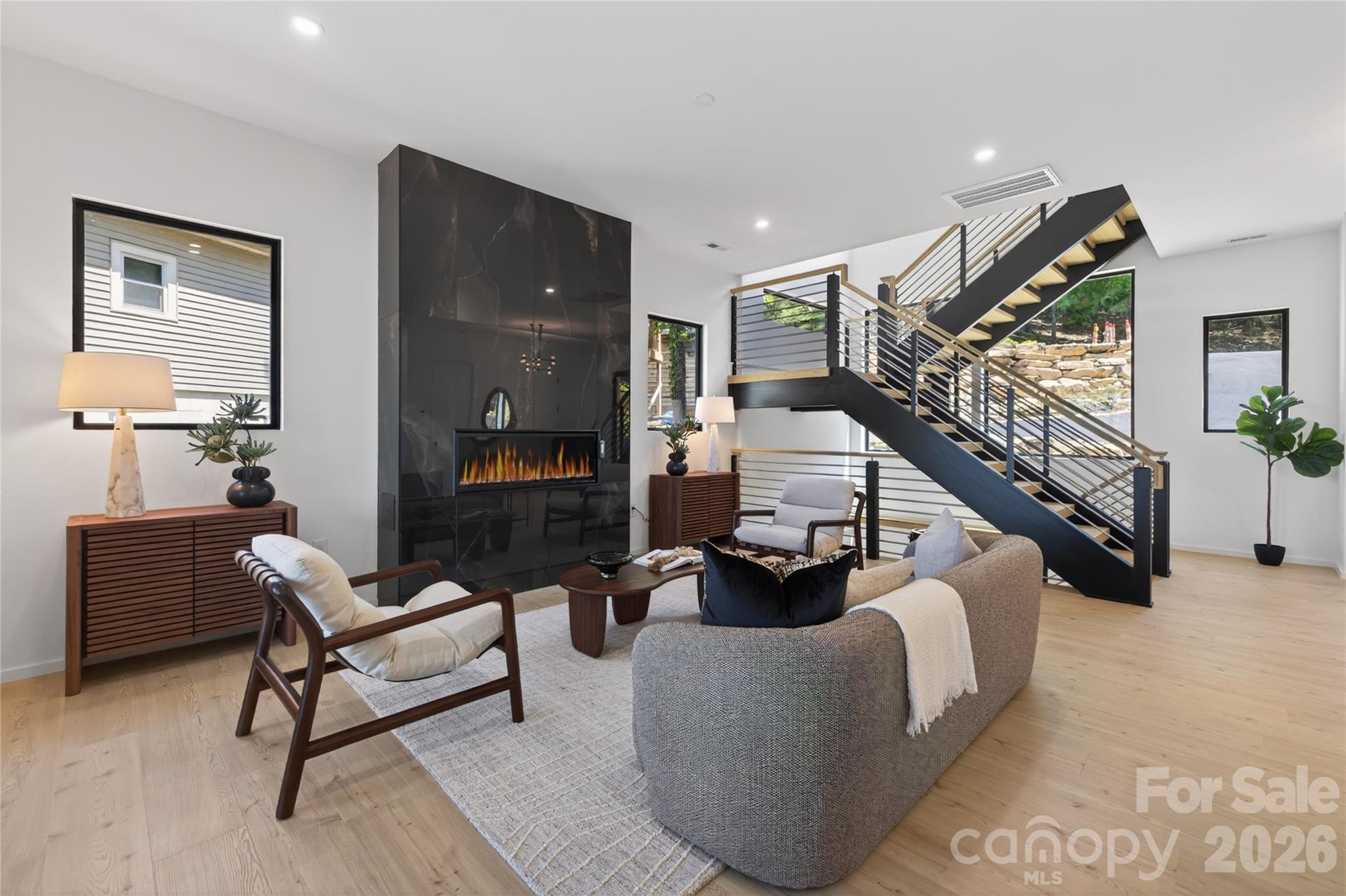 115 High Shores Road — Norwood
