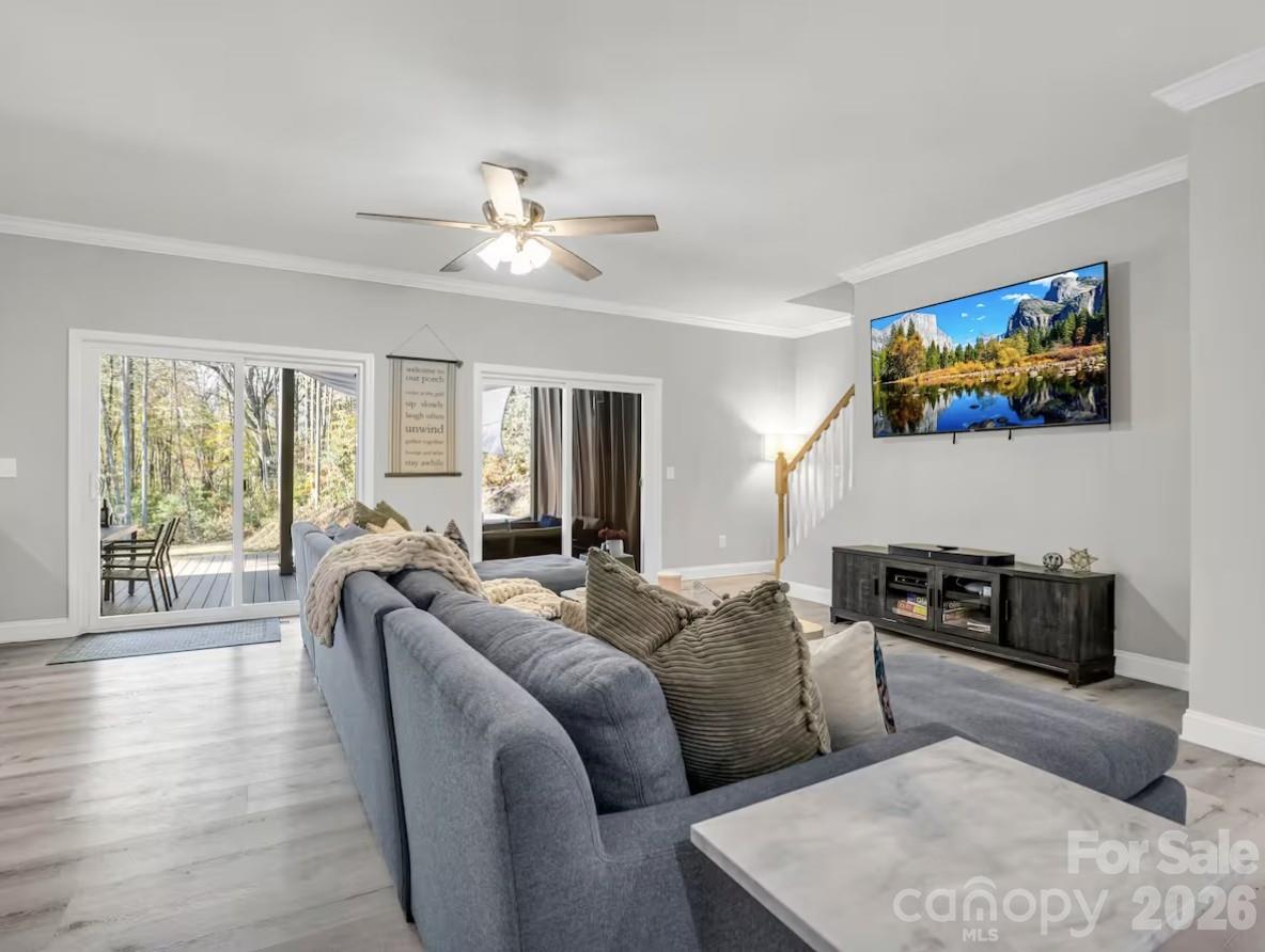 311 Charming Lane — Hendersonville