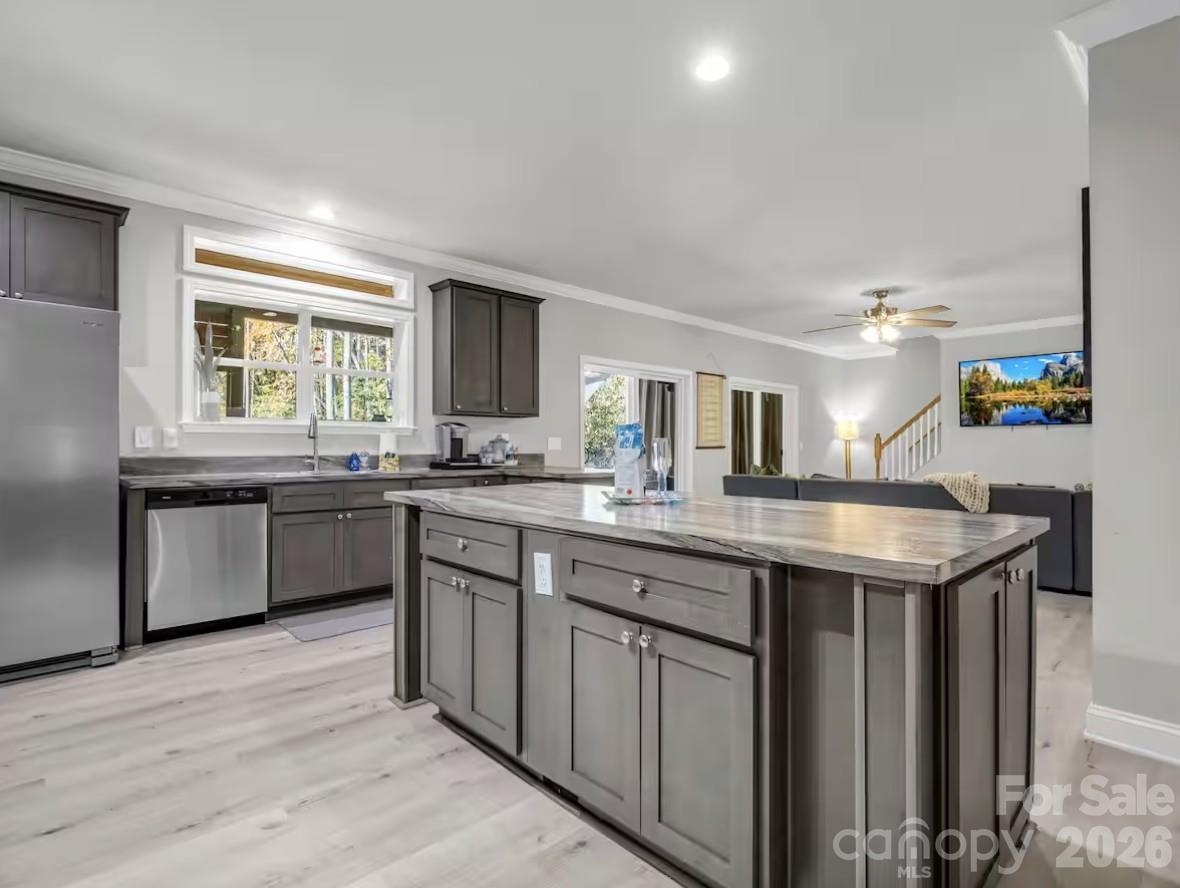 311 Charming Lane — Hendersonville