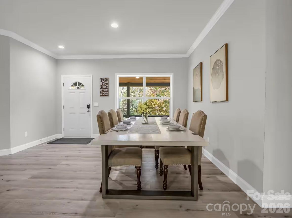 311 Charming Lane — Hendersonville
