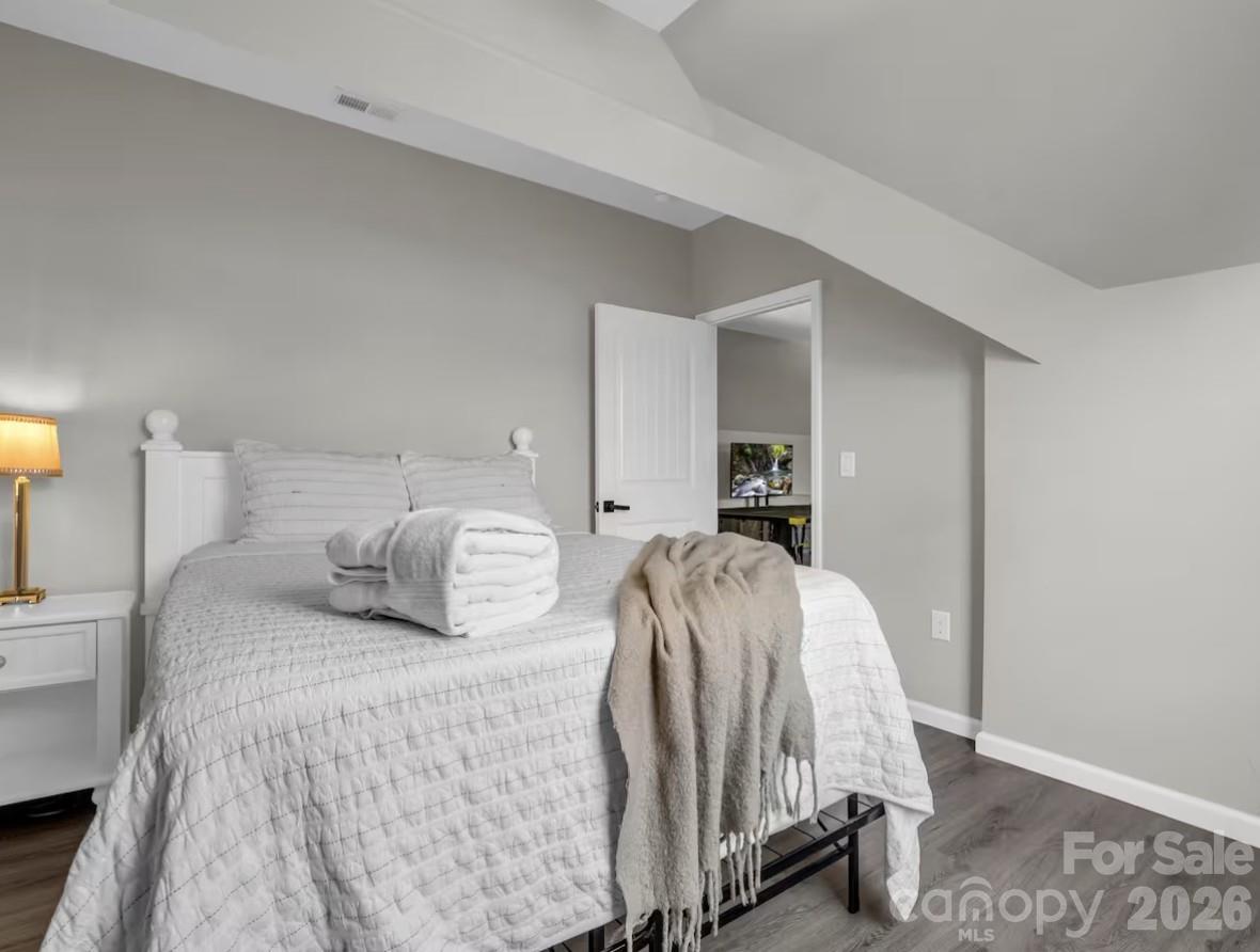311 Charming Lane — Hendersonville