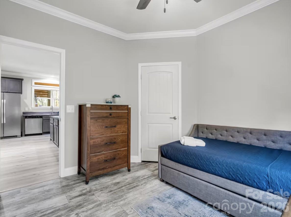 311 Charming Lane — Hendersonville