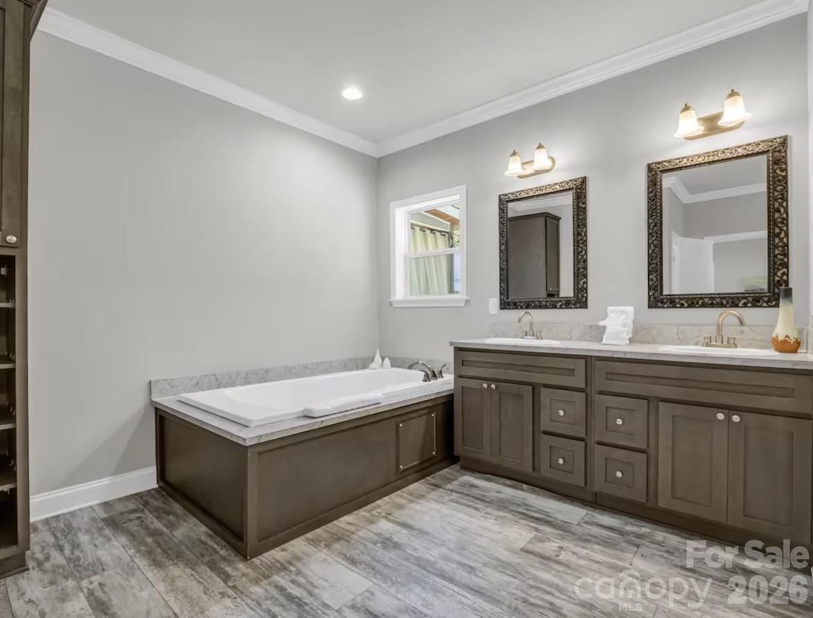 311 Charming Lane — Hendersonville