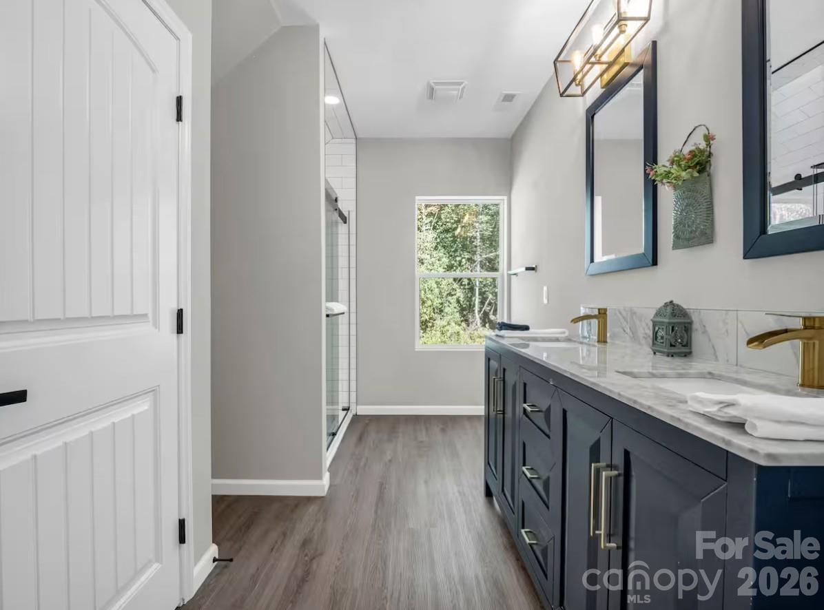 311 Charming Lane — Hendersonville