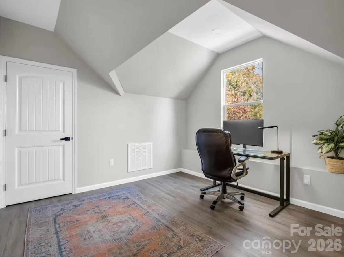 311 Charming Lane — Hendersonville