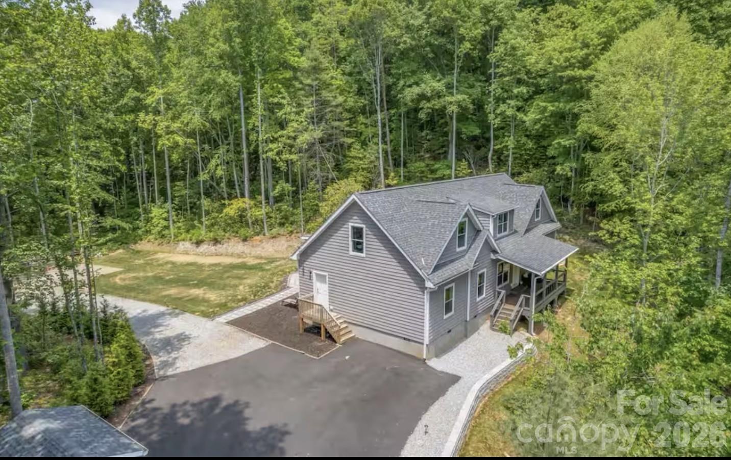311 Charming Lane — Hendersonville