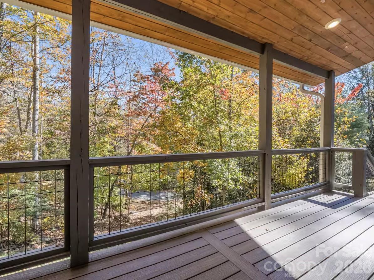 311 Charming Lane — Hendersonville