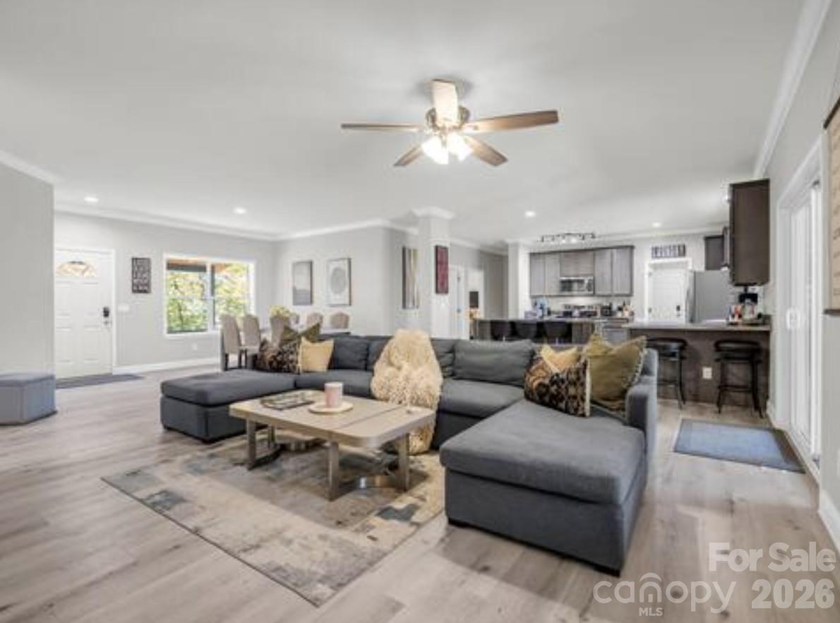311 Charming Lane — Hendersonville