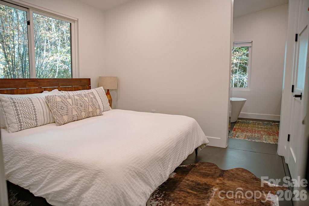 808 Mountain Cove Road — Hendersonville