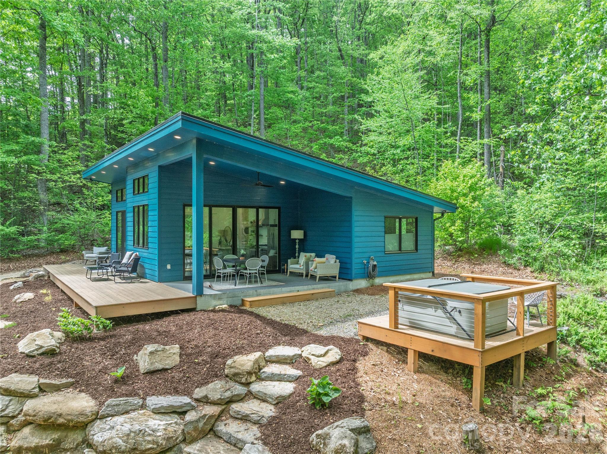 808 Mountain Cove Road — Hendersonville