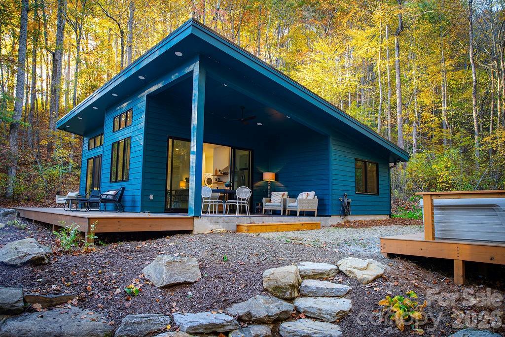 808 Mountain Cove Road — Hendersonville