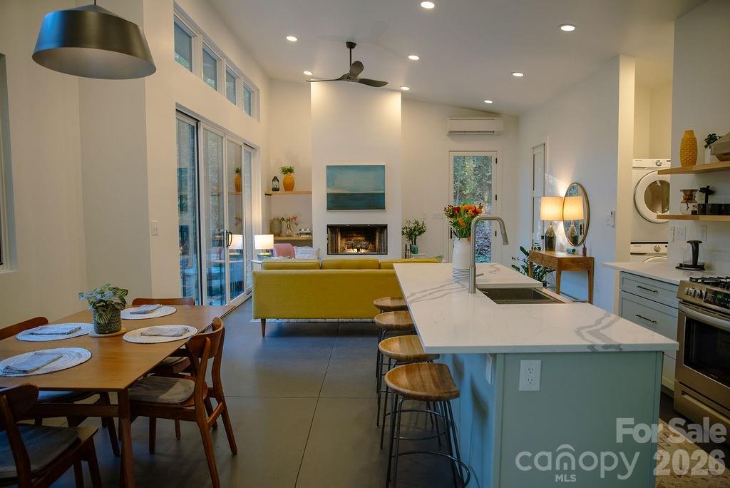 808 Mountain Cove Road — Hendersonville