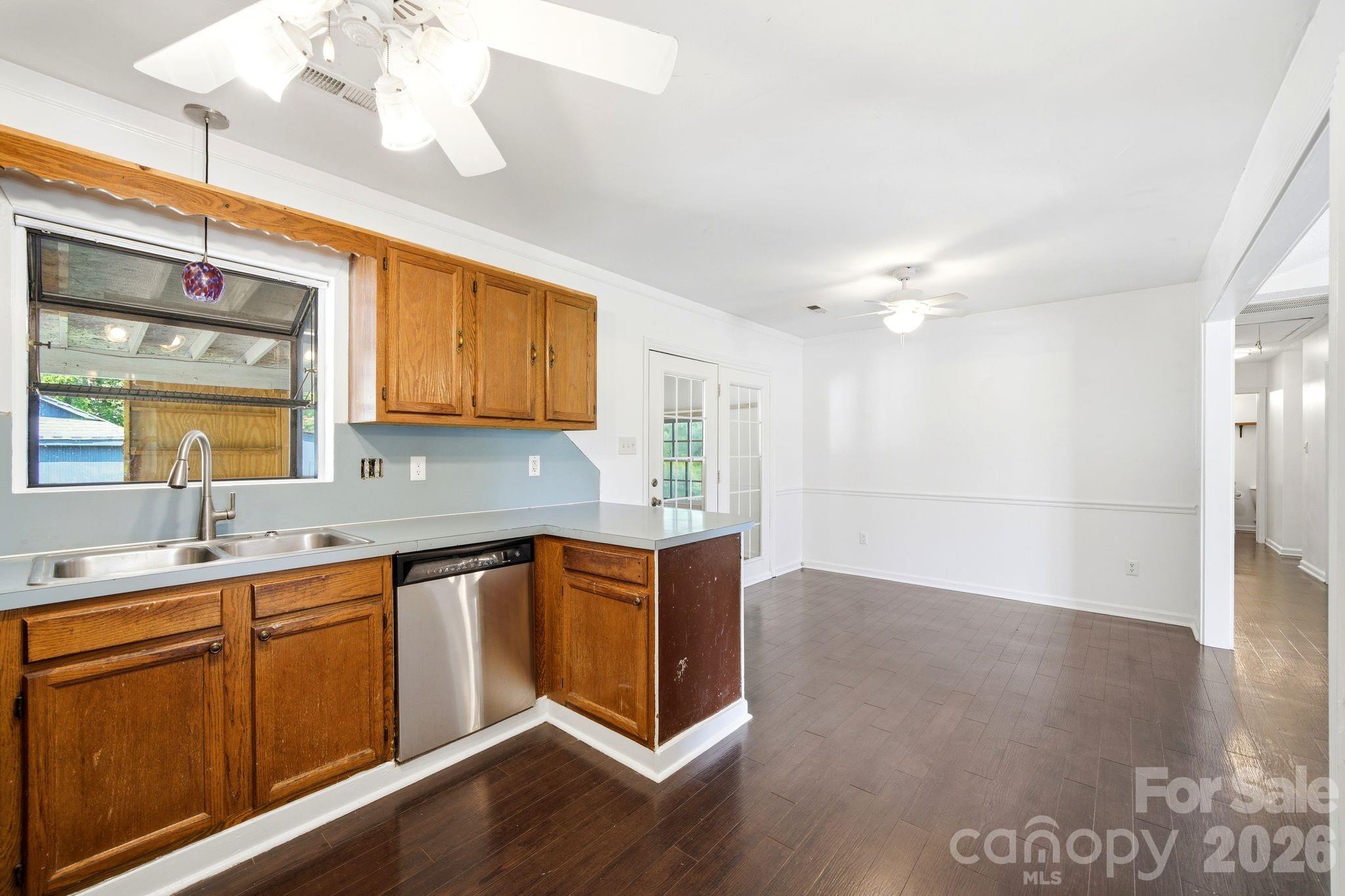 605 Brookside Drive #53 — Monroe