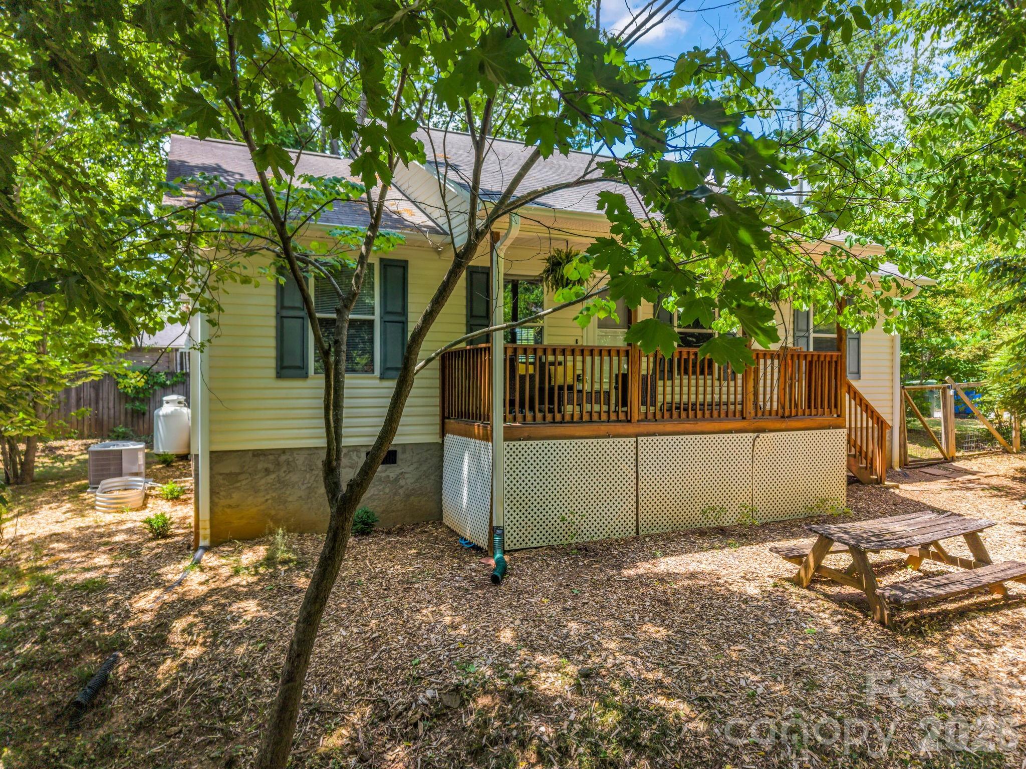 23 Peace Street — Asheville