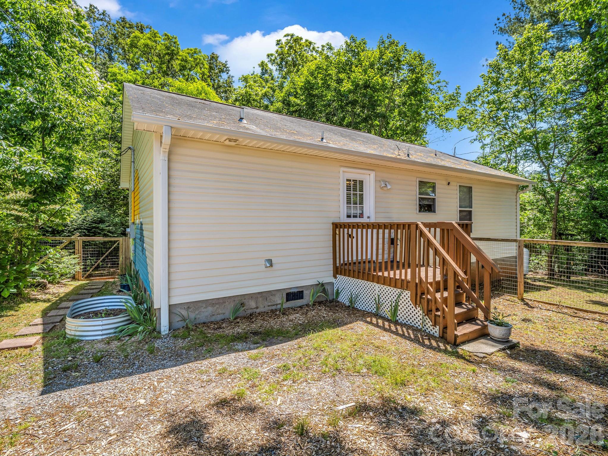23 Peace Street — Asheville