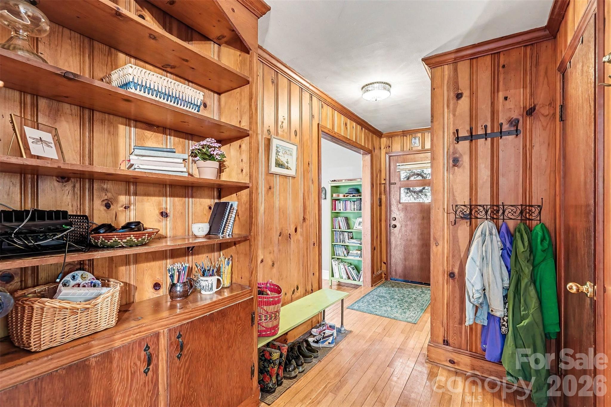812 Saint Michaels Lane — Gastonia