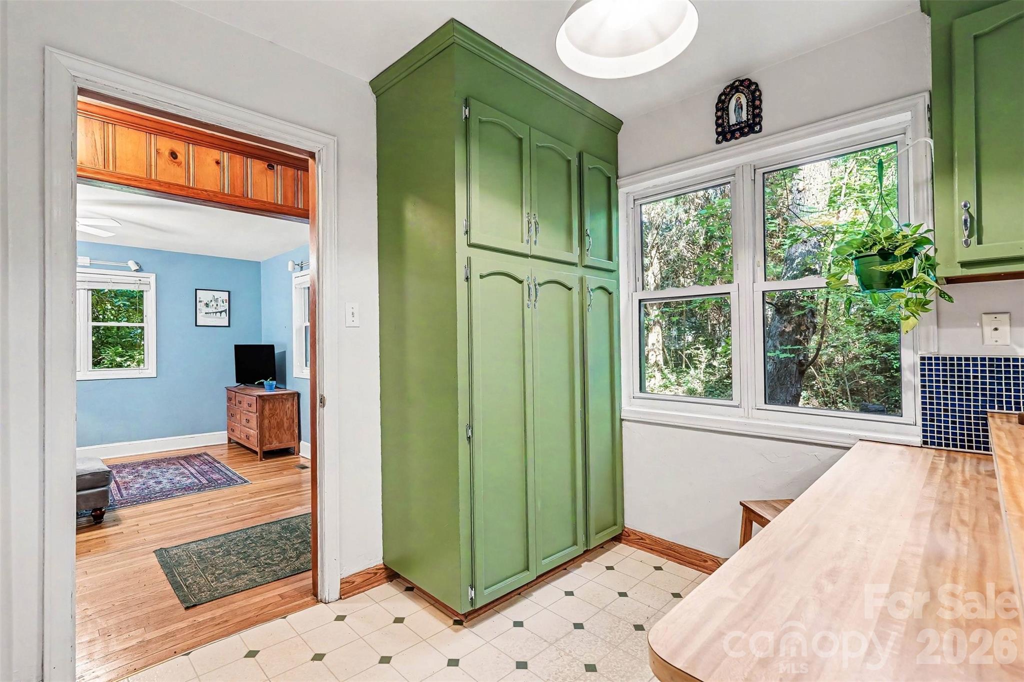 812 Saint Michaels Lane — Gastonia
