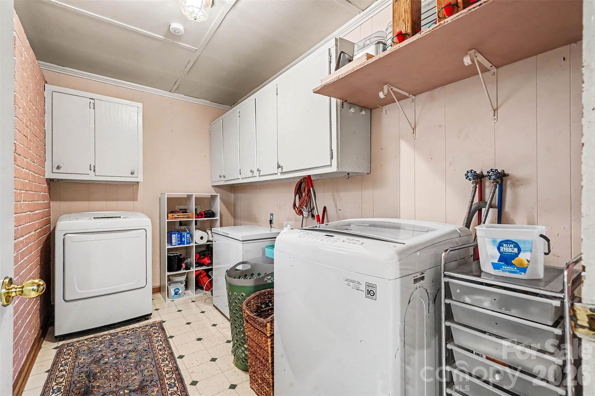 812 Saint Michaels Lane — Gastonia